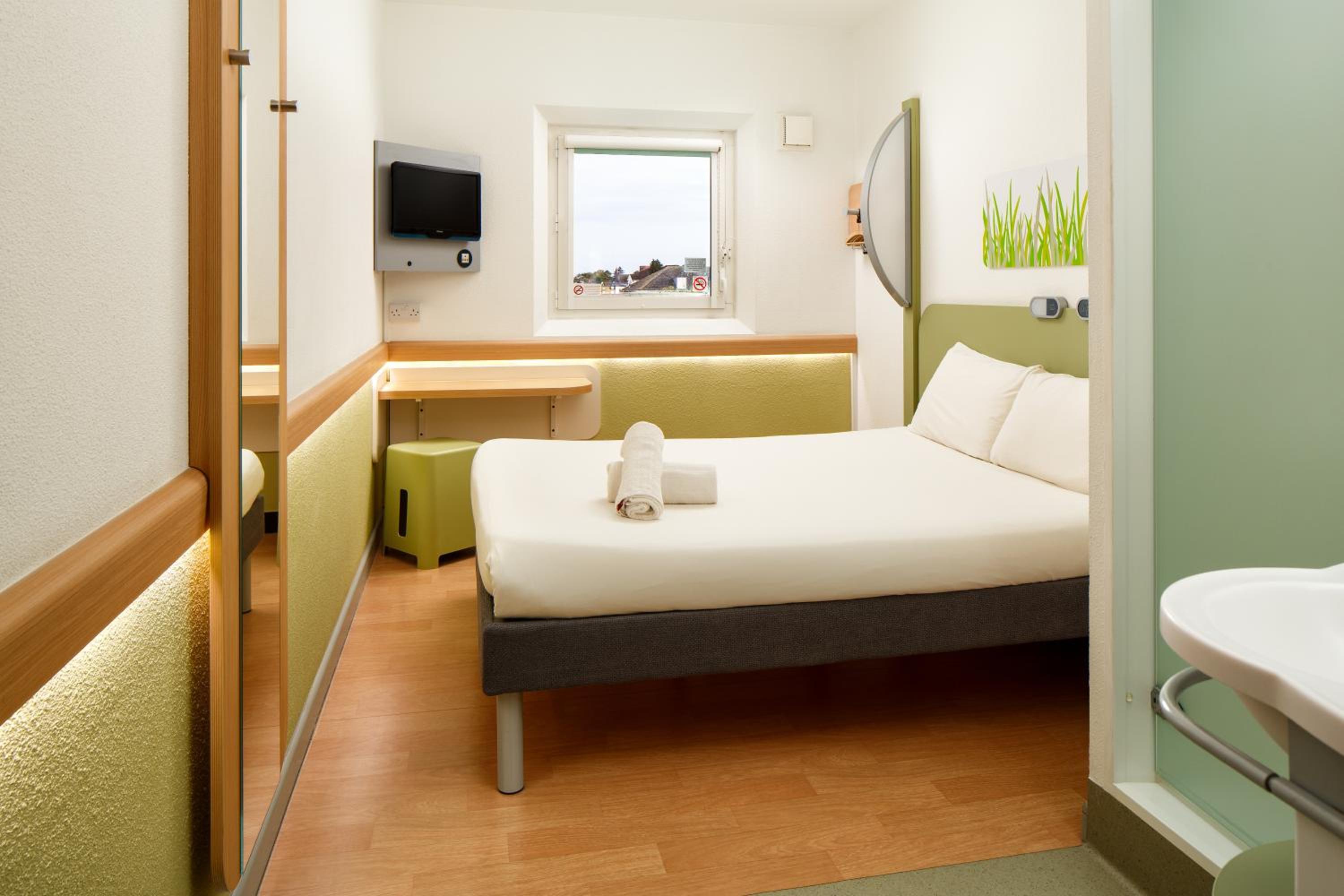 Hounslow Vacations - ibis budget London Hounslow - Property Image 1