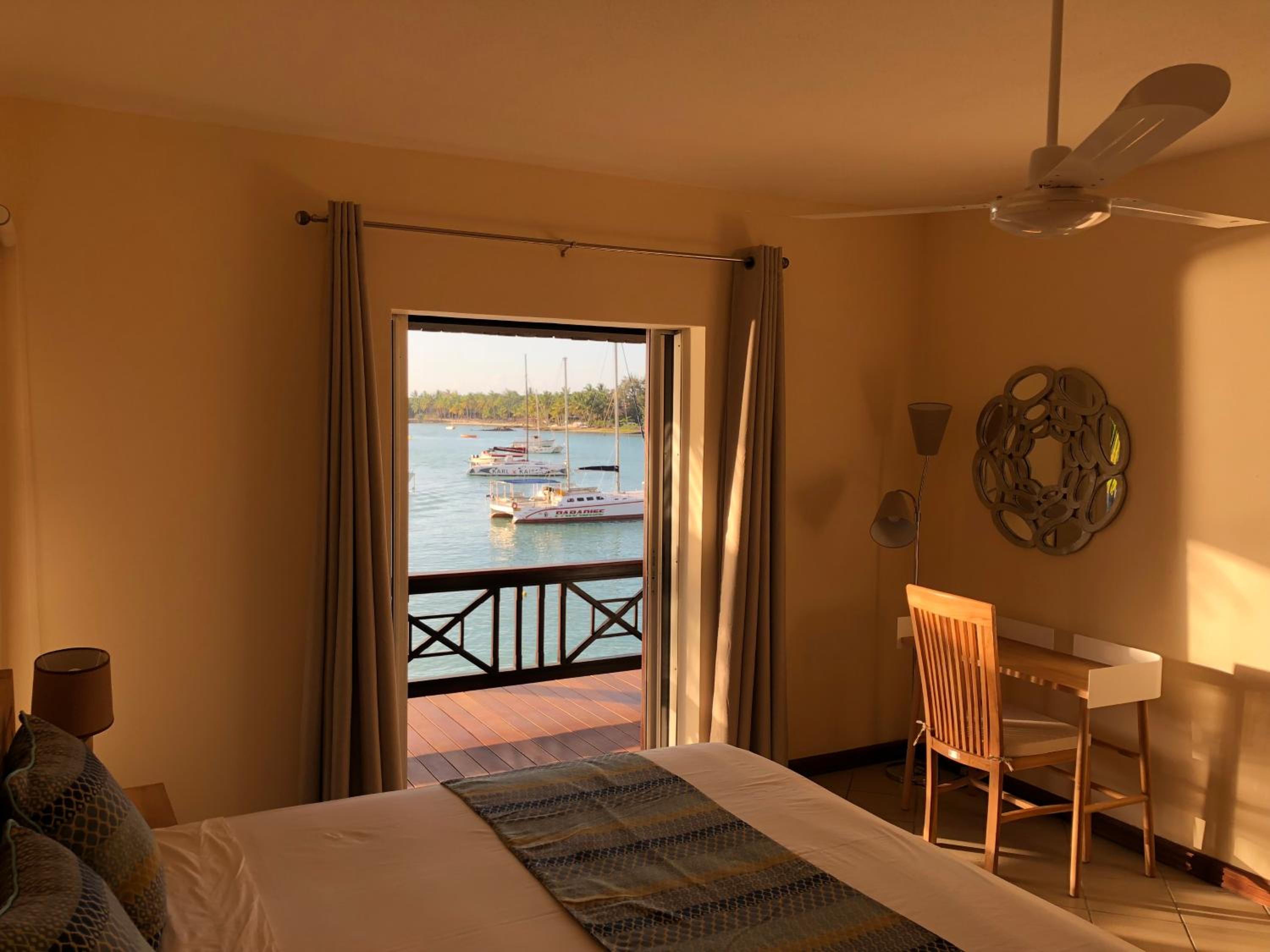 Grand Baie Seaview Penthouse-direct on beach view 3