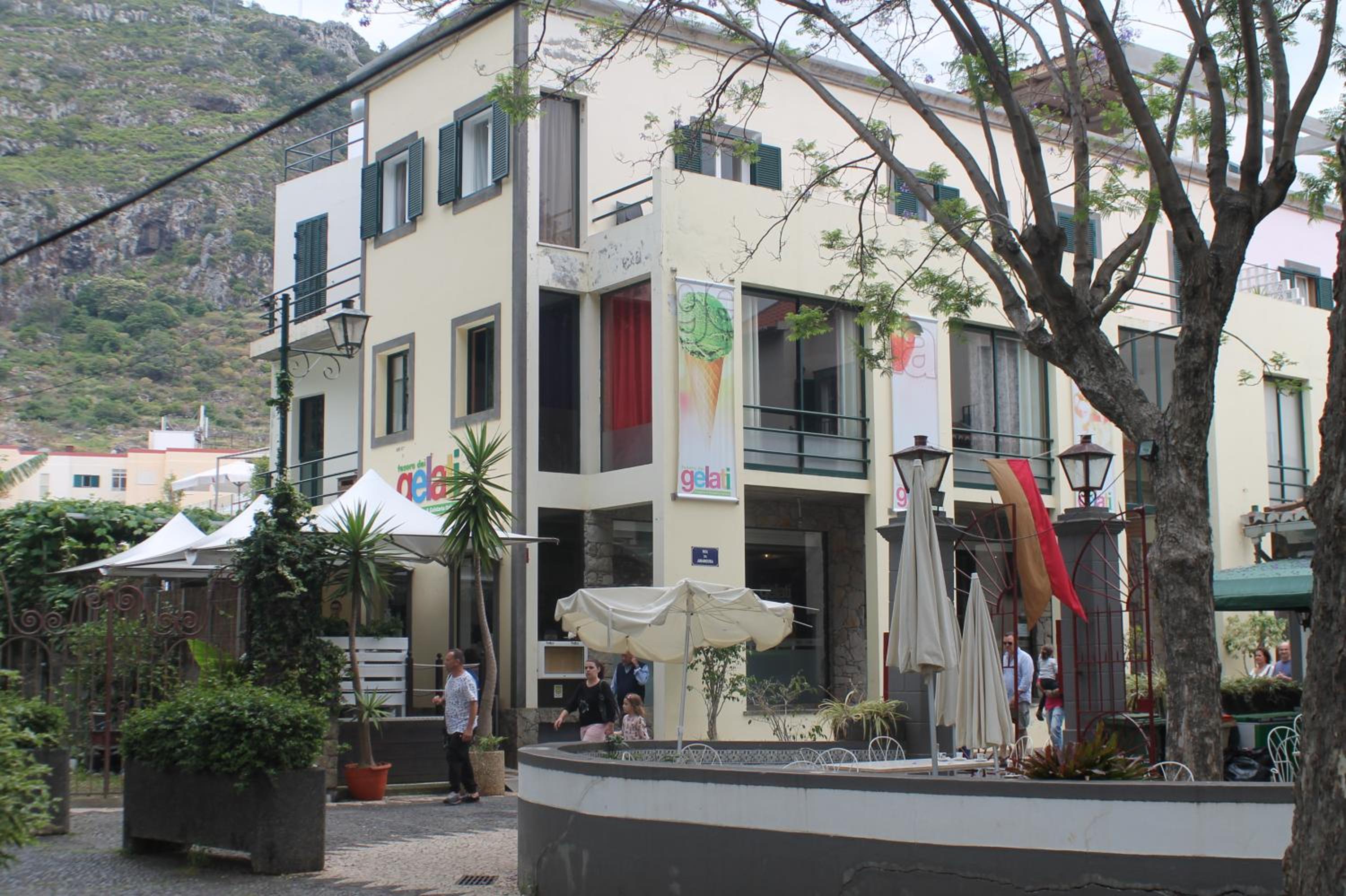 Hotel Modern & Recycled Guest House - Image 1