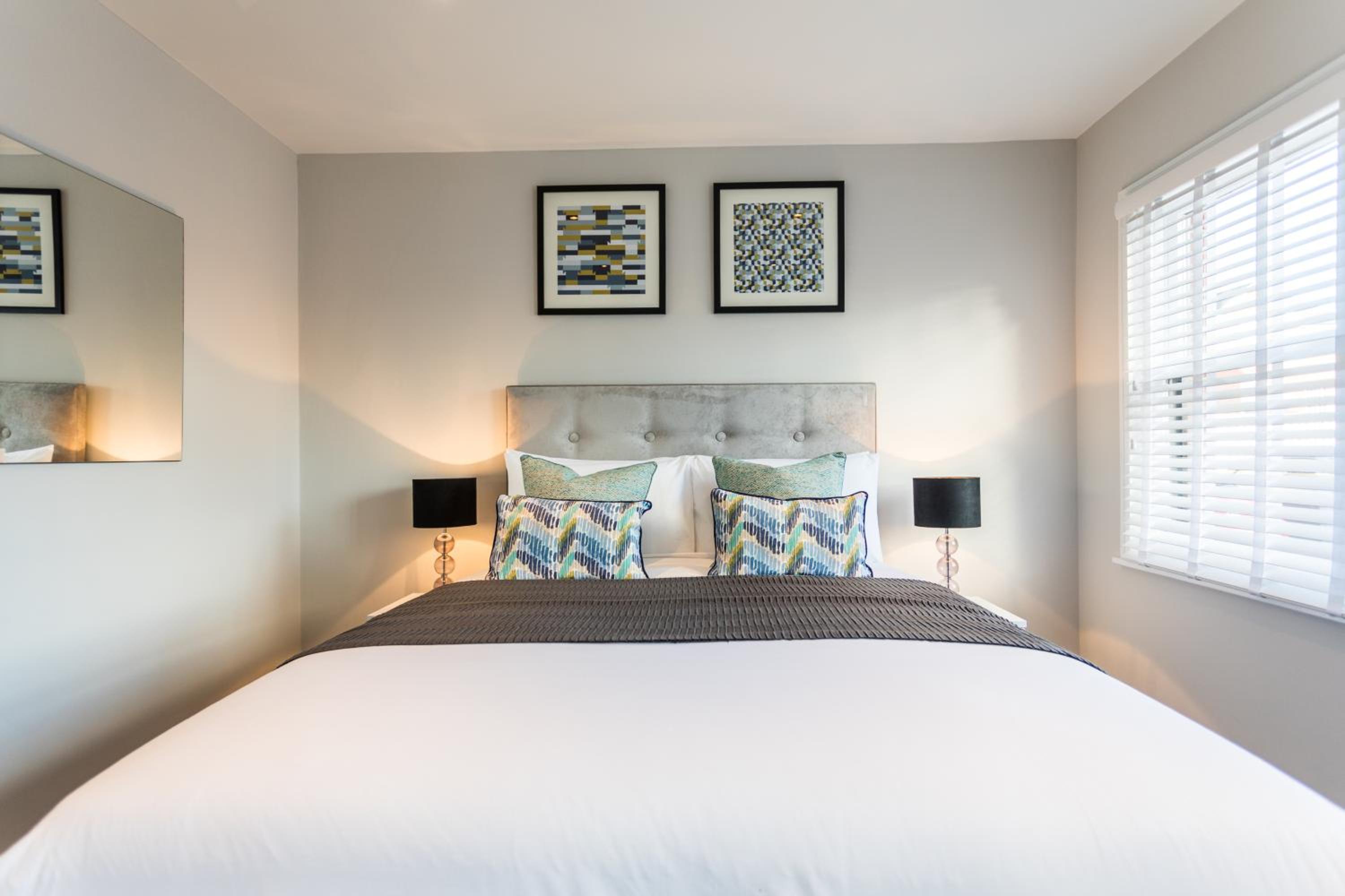 Suite Life Serviced Apartments - Old Town view 5