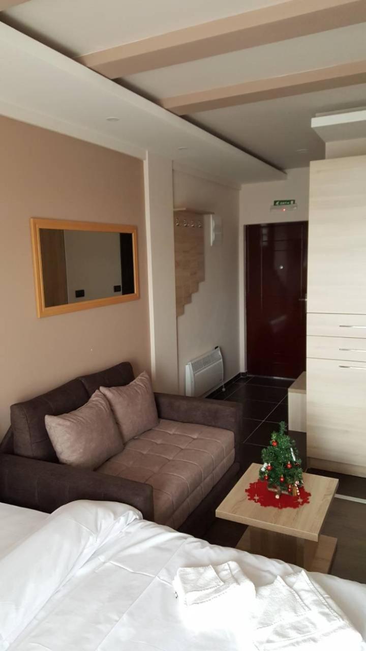 Apartment Simonida - Milmari M3 view 5