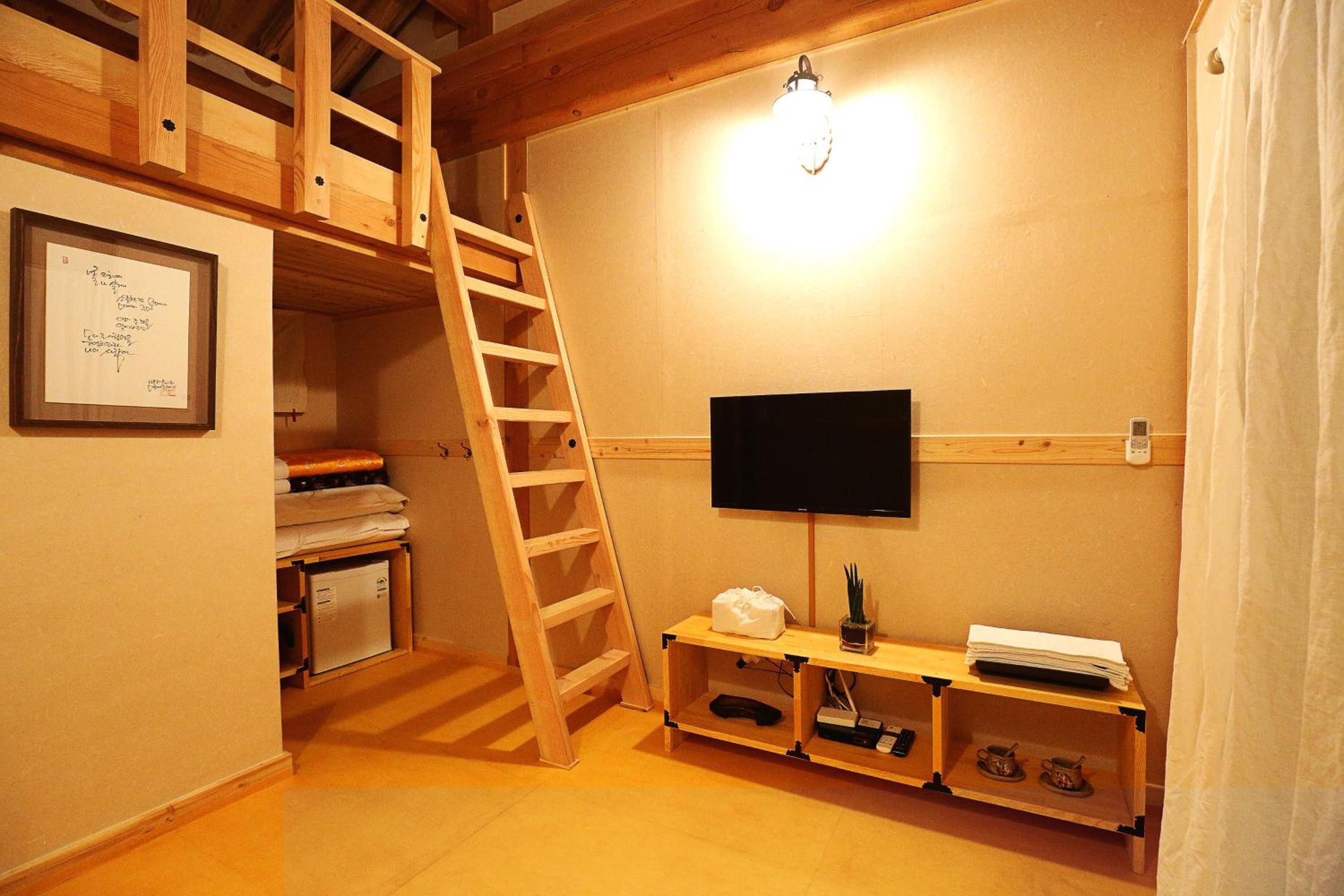 Hanok Hyeyum