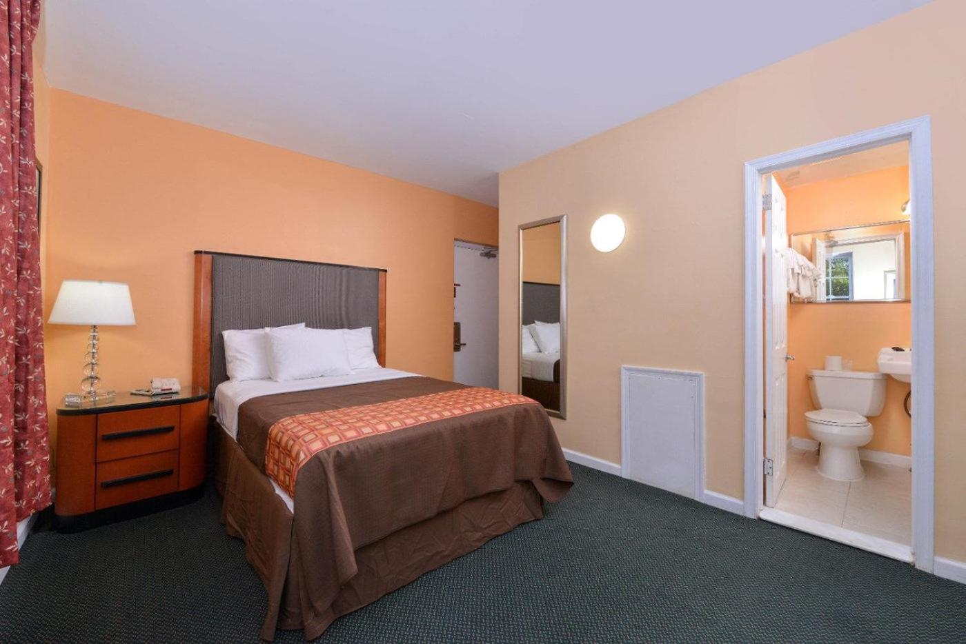 Media Inn & Suites
