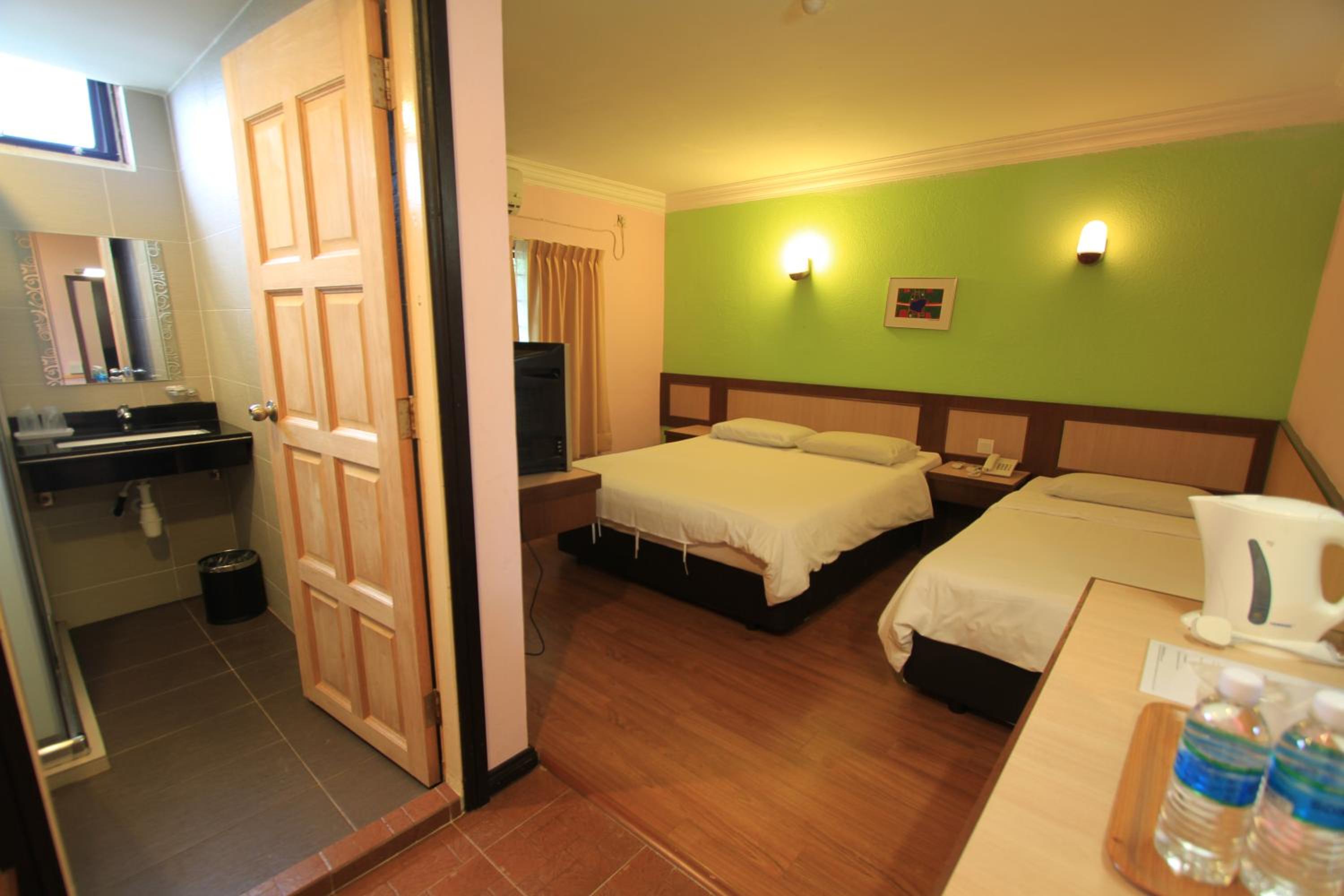 The Inn Hotel - Image 2