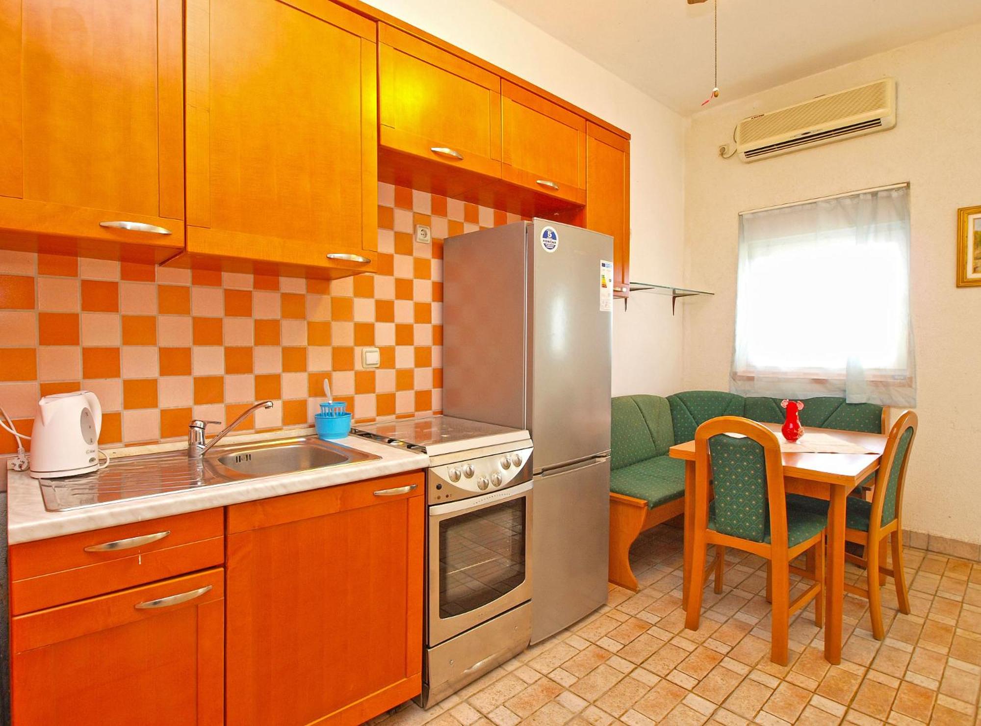 Apartments Ivo 1328