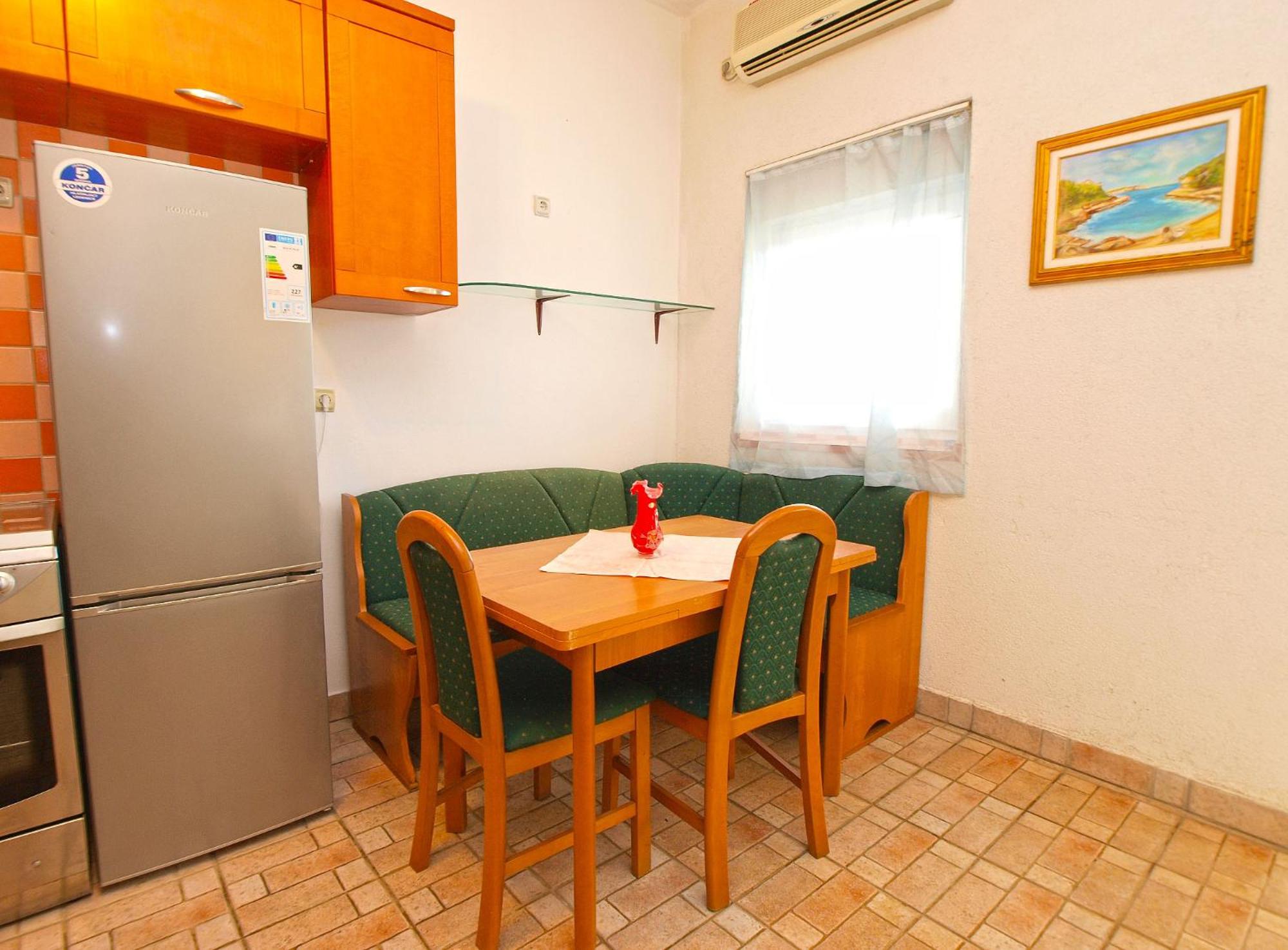 Apartments Ivo 1328