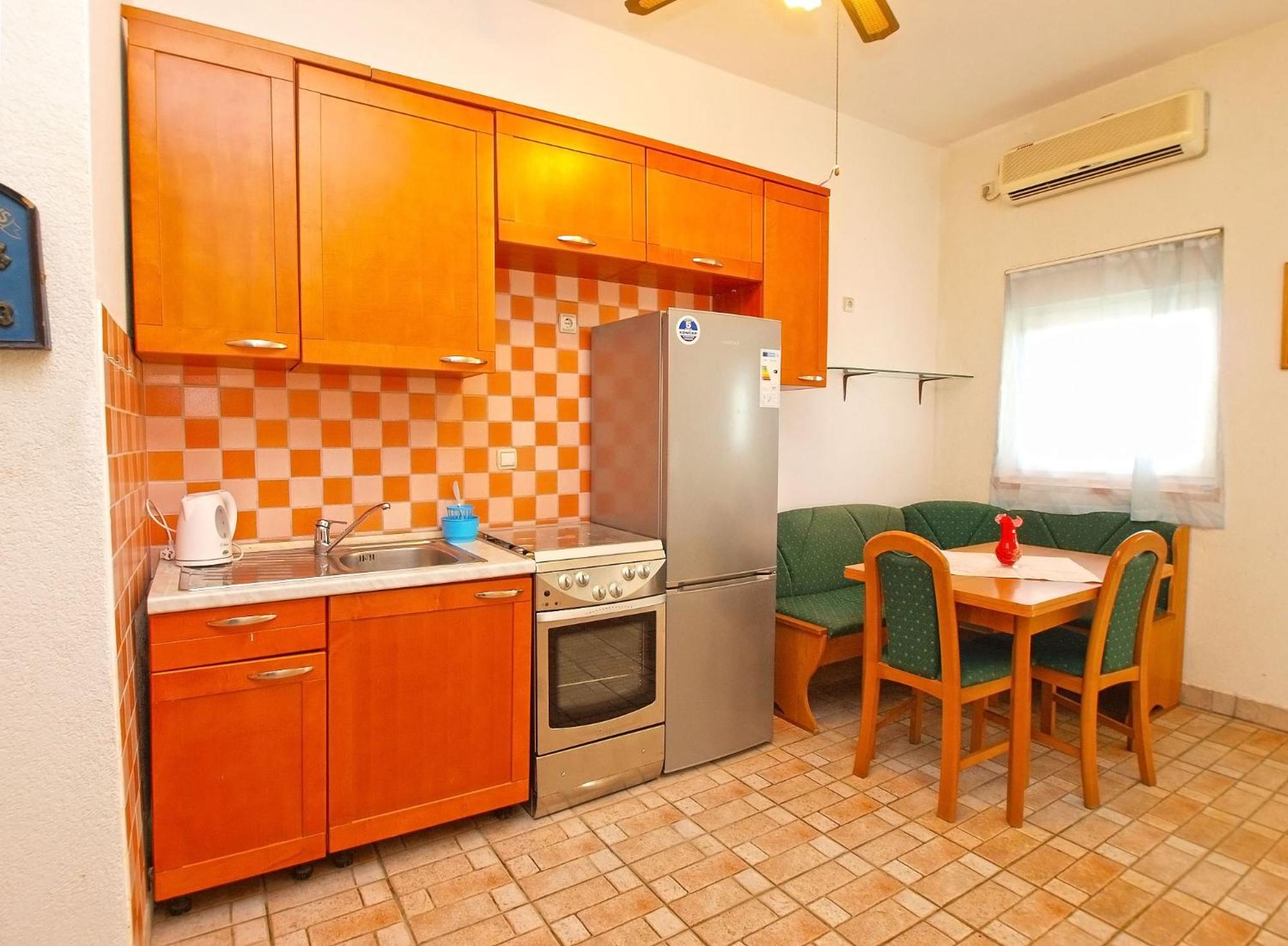 Apartments Ivo 1328