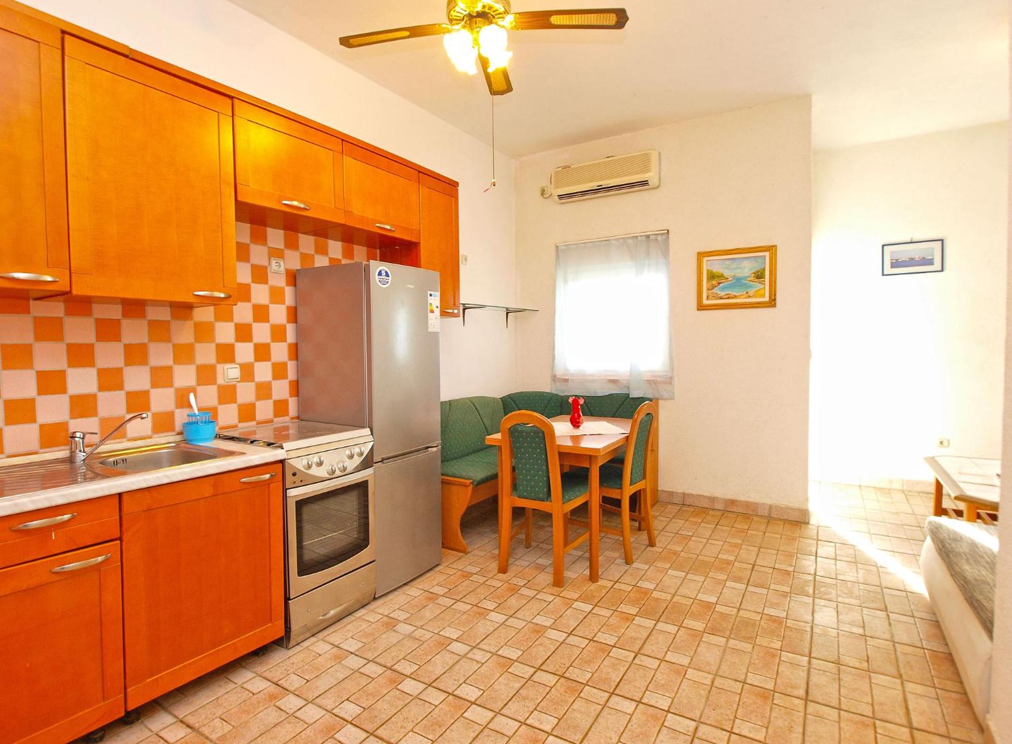 Apartments Ivo 1328