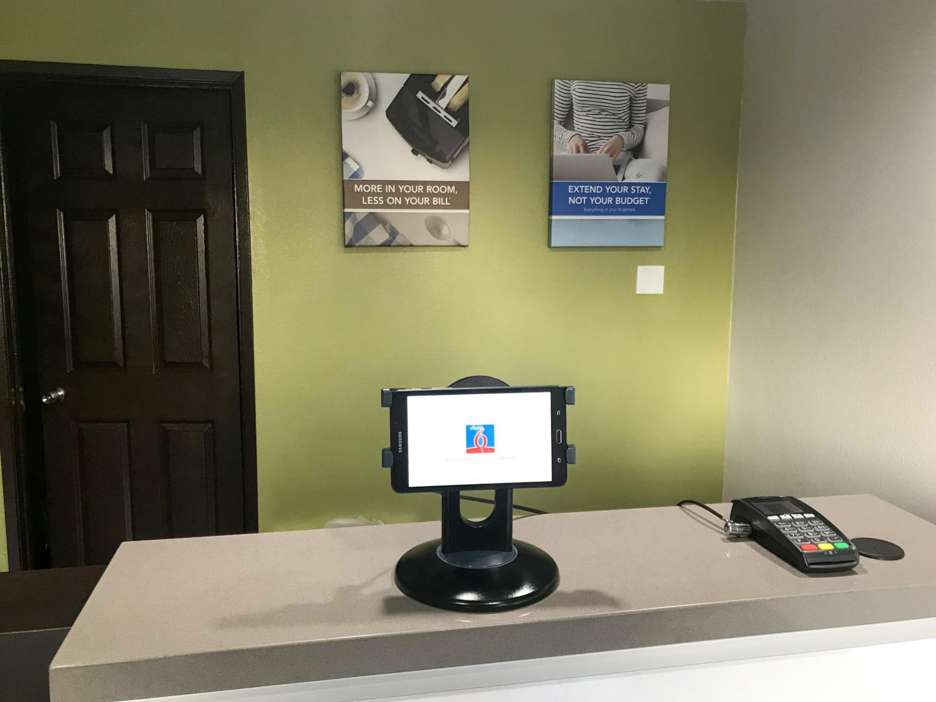 Studio 6-Buttonwillow, CA