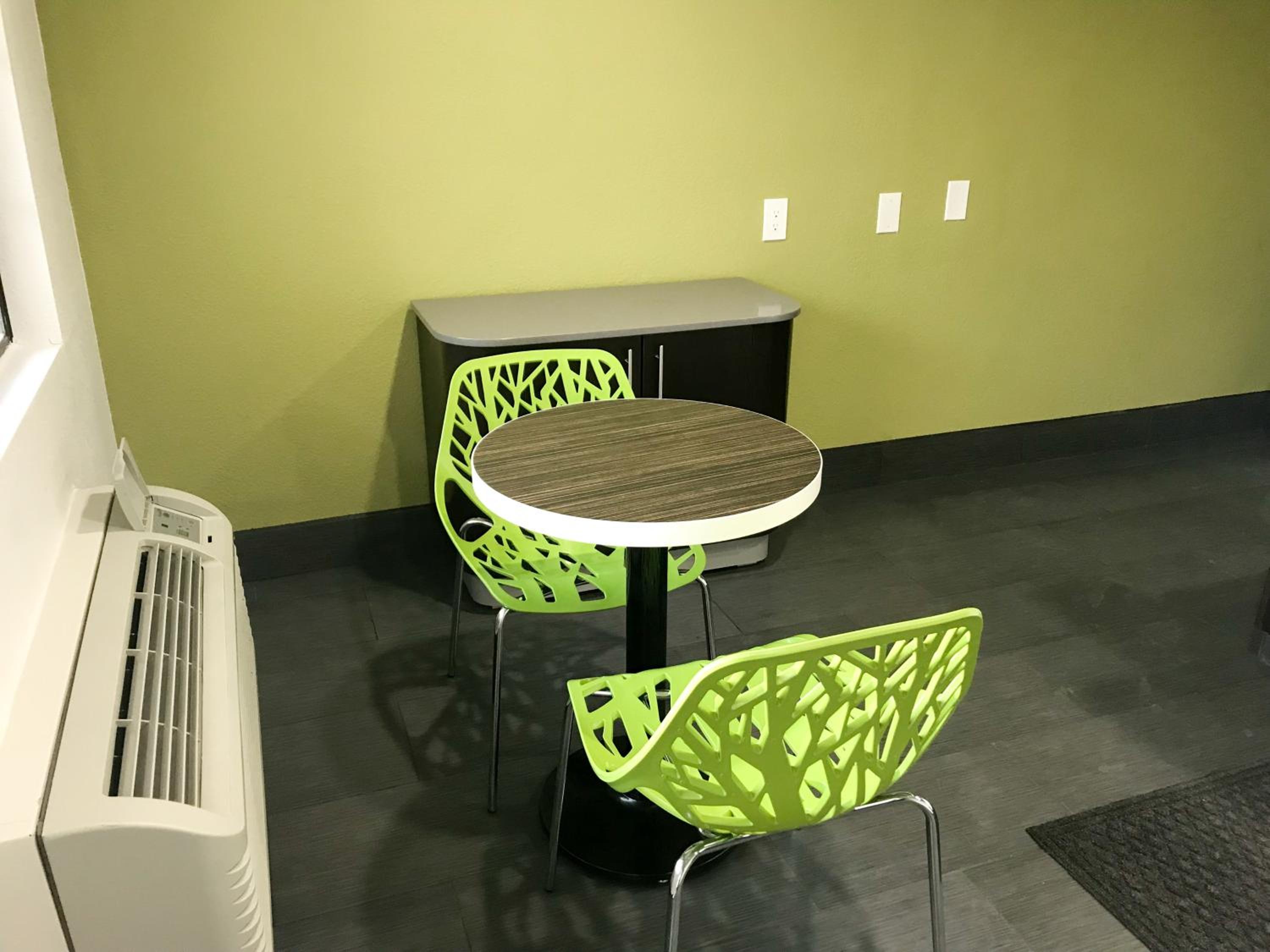 Studio 6-Buttonwillow, CA