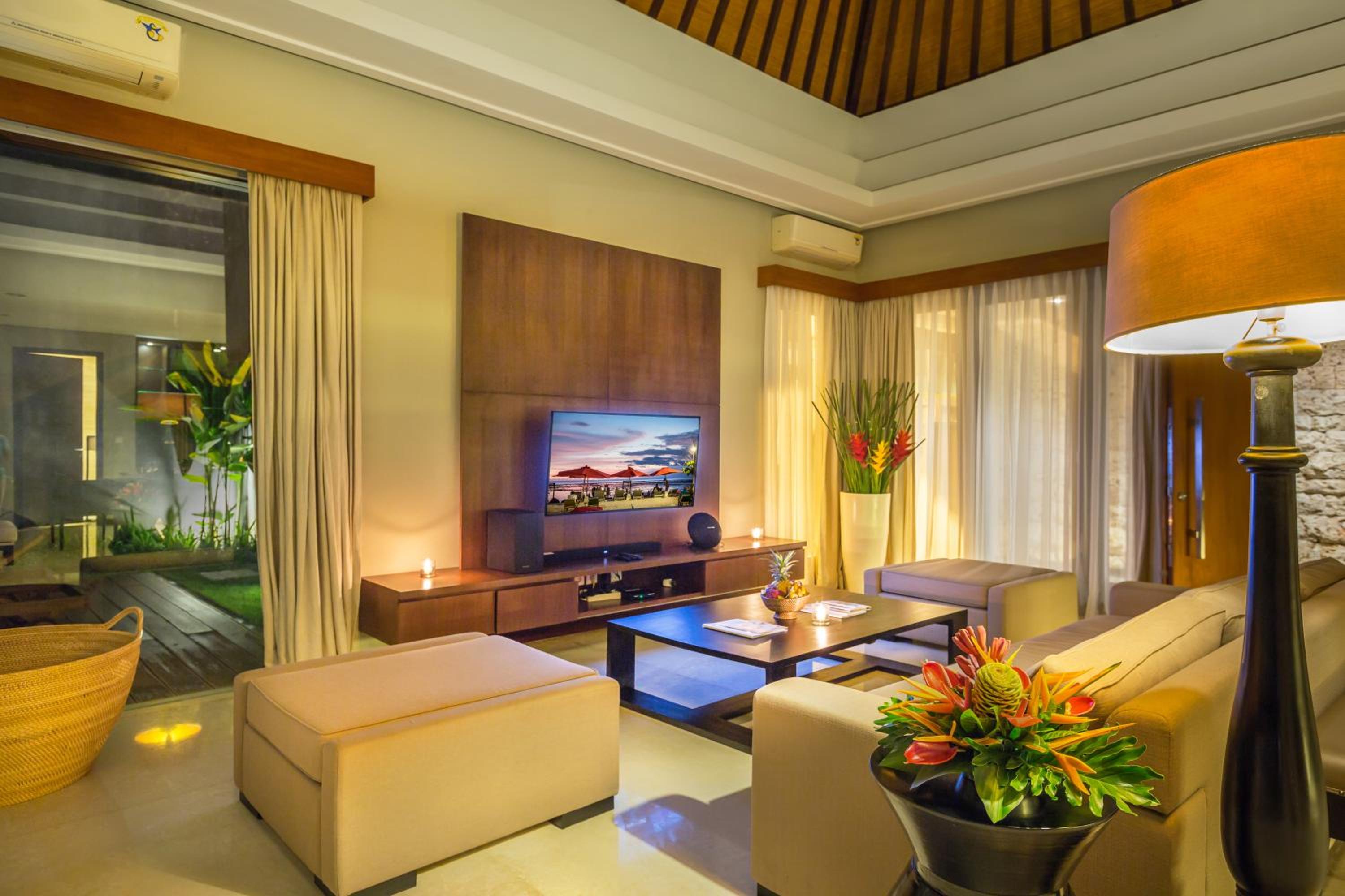 Entrada Seminyak Villa By Nagisa Bali view 3