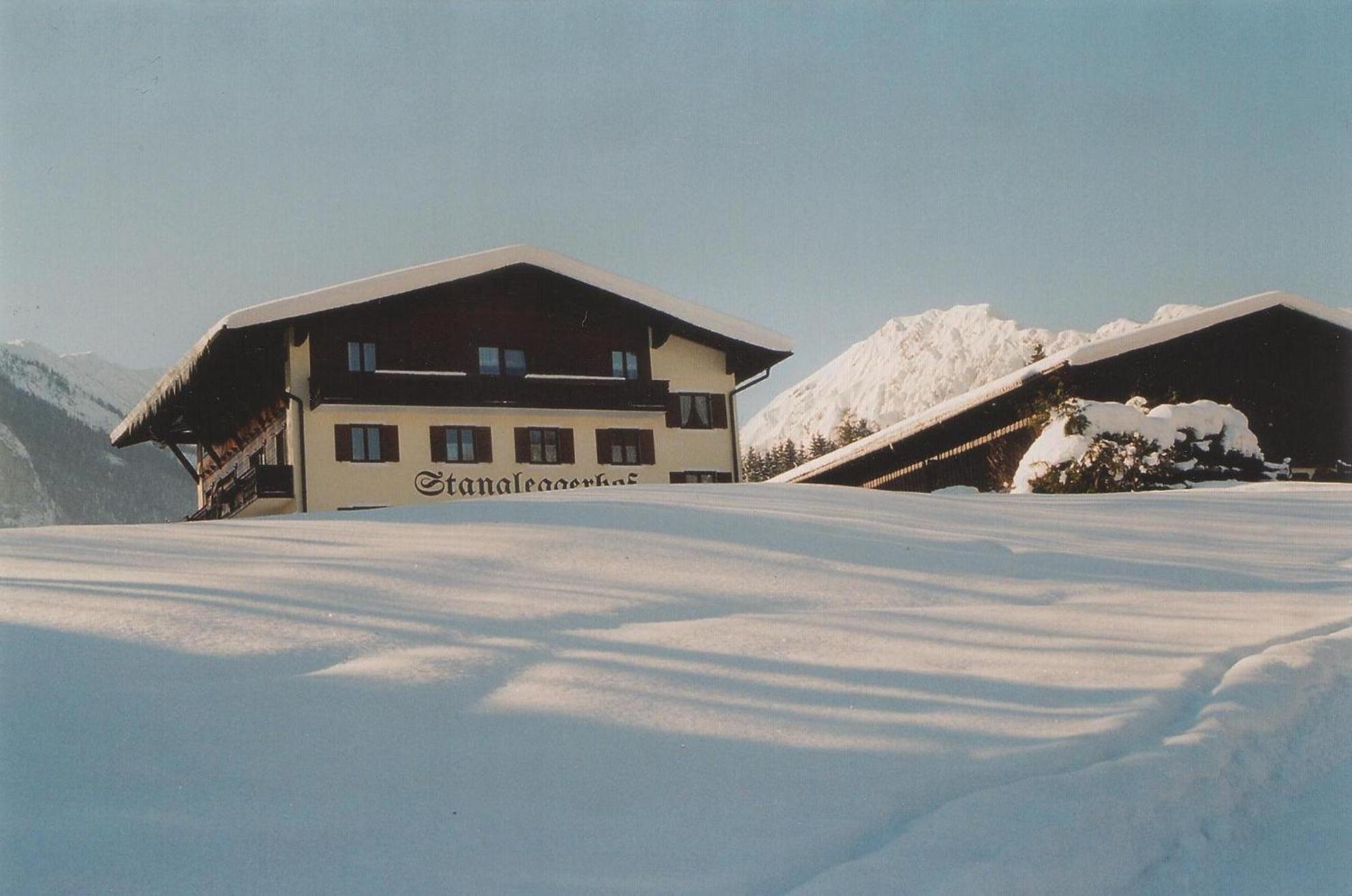 Photo 10