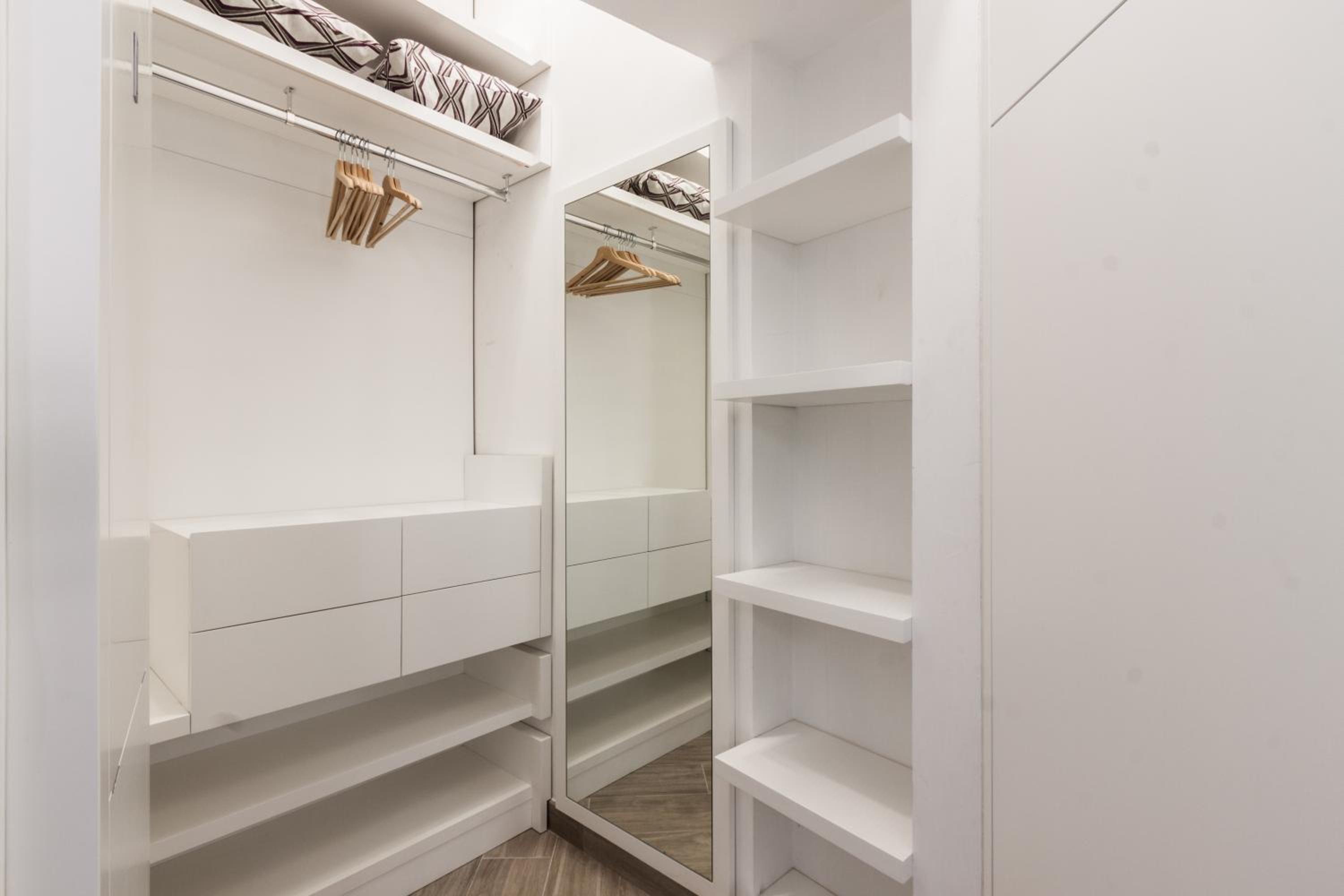 Domus Quiritum Elite, Vatican luxury apartment