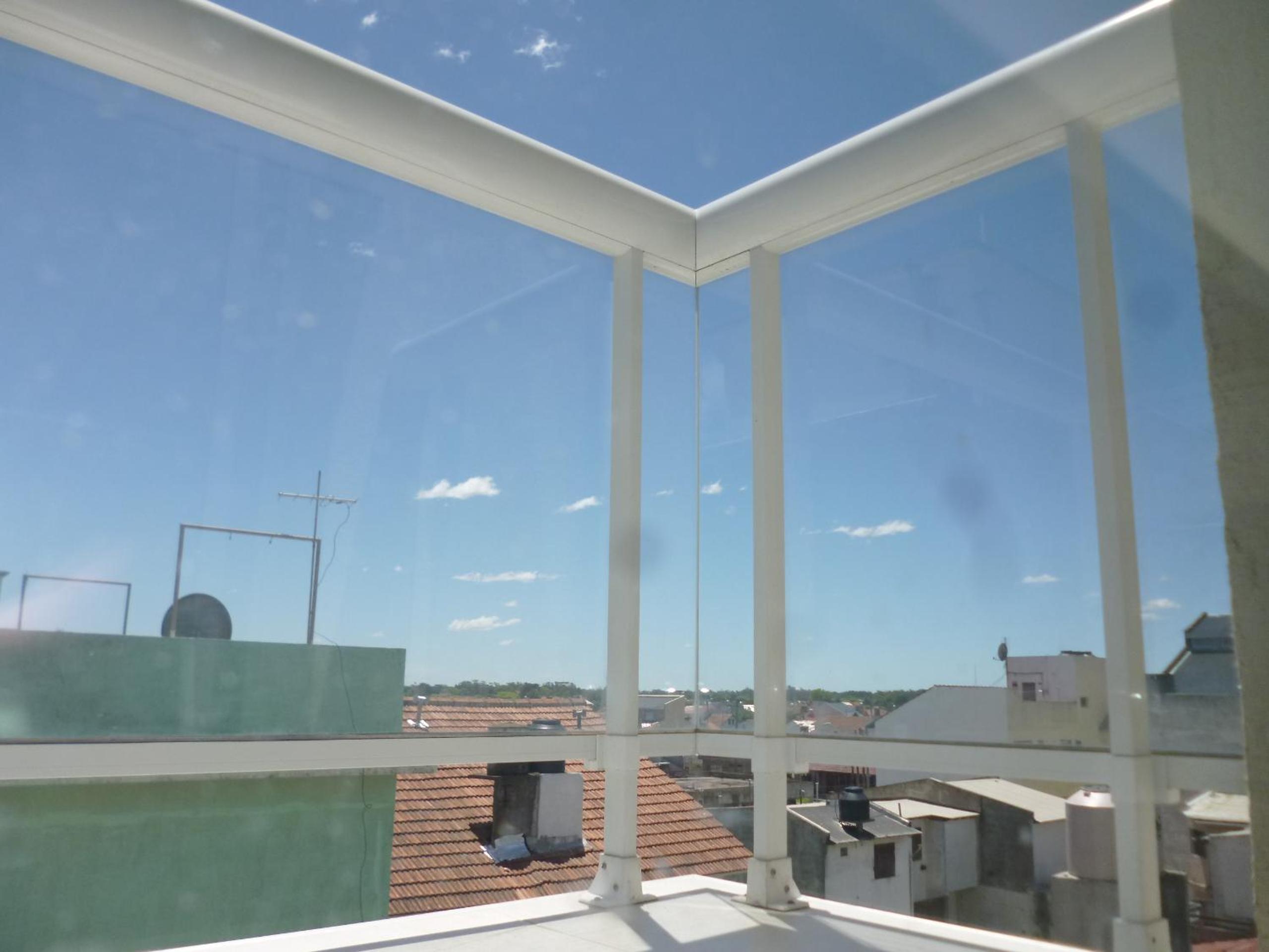 1-1/2 AMB c/BALCON SOLEADO en EDIFICIO FRENTE AL MAR