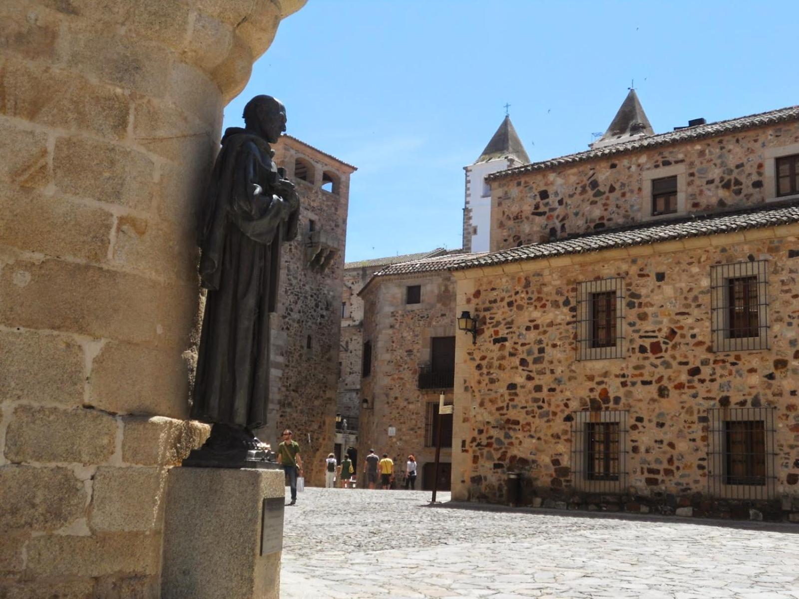 Destino Deluxe Adama Cáceres