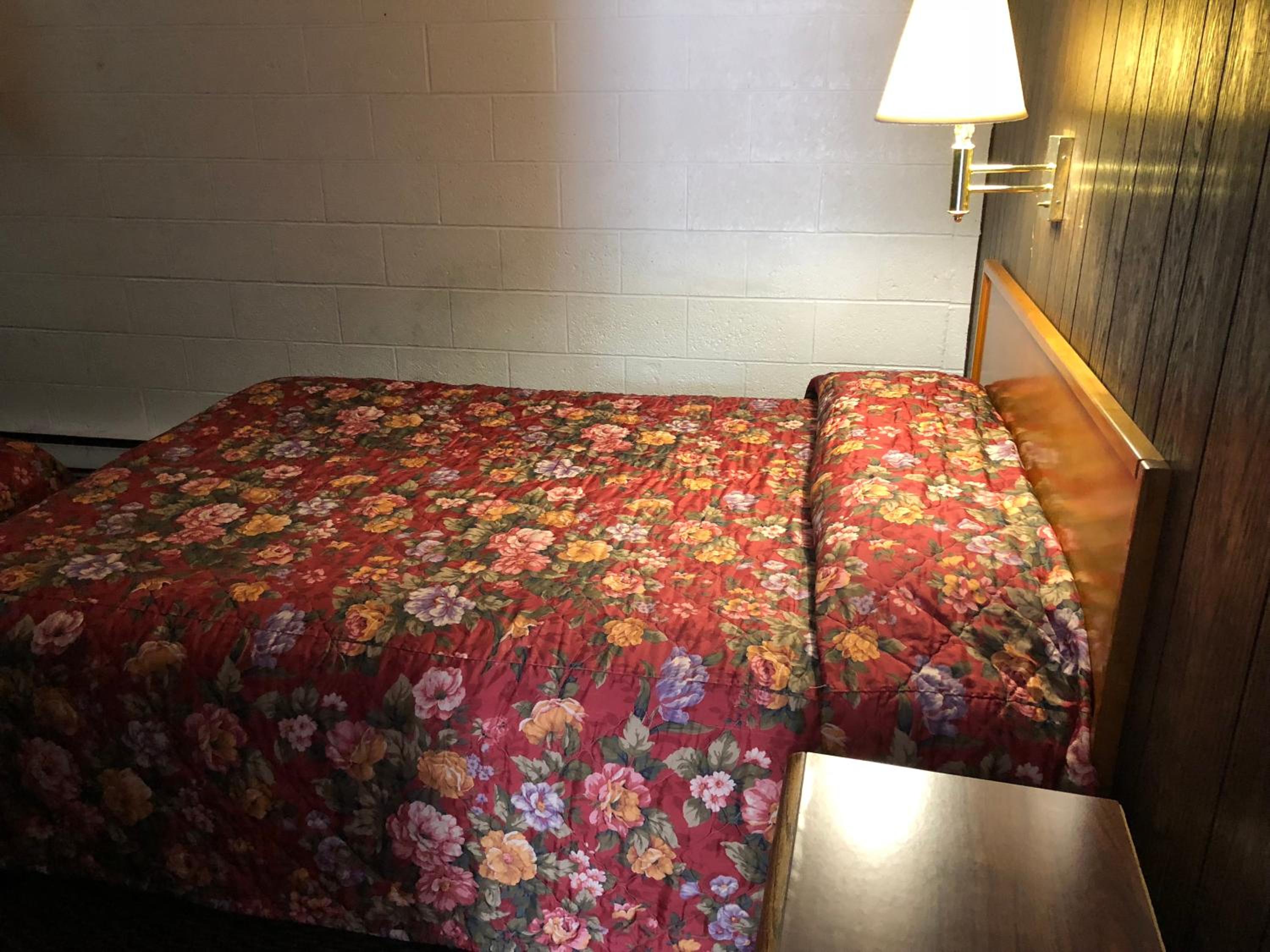 Cadillac Vacations - Sun N Snow Hotel - Property Image 10