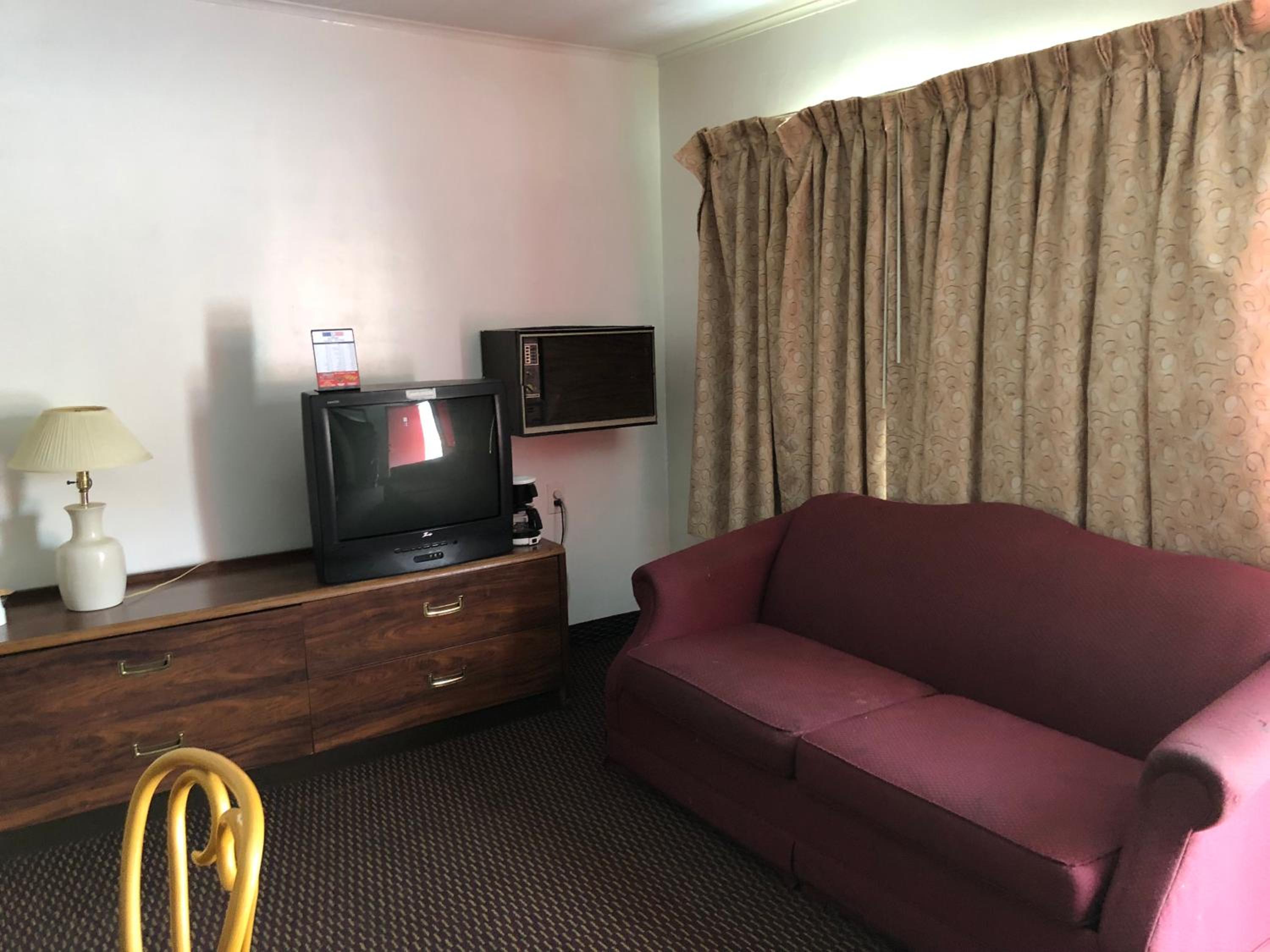 Cadillac Vacations - Sun N Snow Hotel - Property Image 2