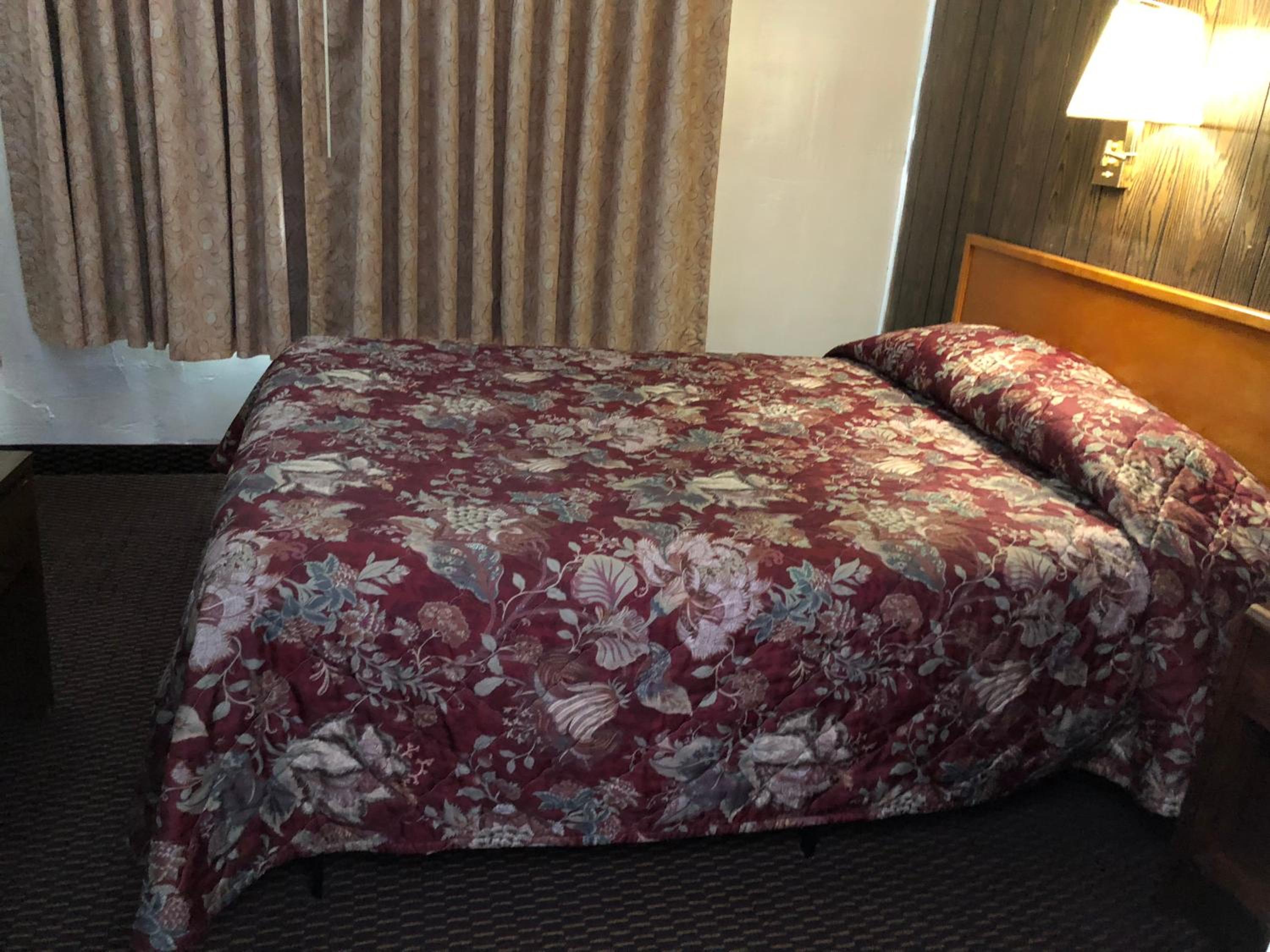 Cadillac Vacations - Sun N Snow Hotel - Property Image 4