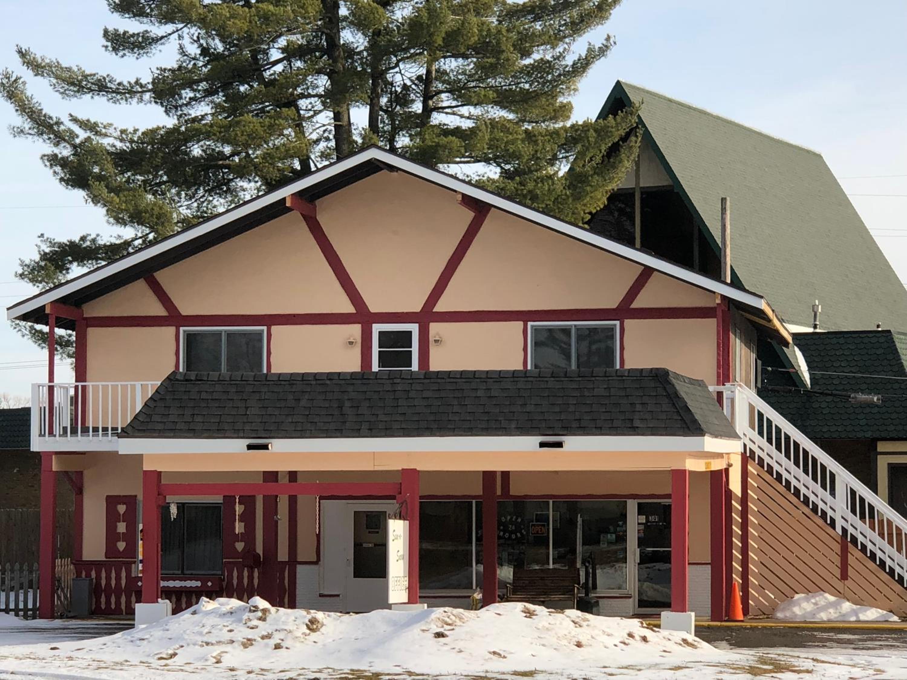 Cadillac Vacations - Sun N Snow Hotel - Property Image 5