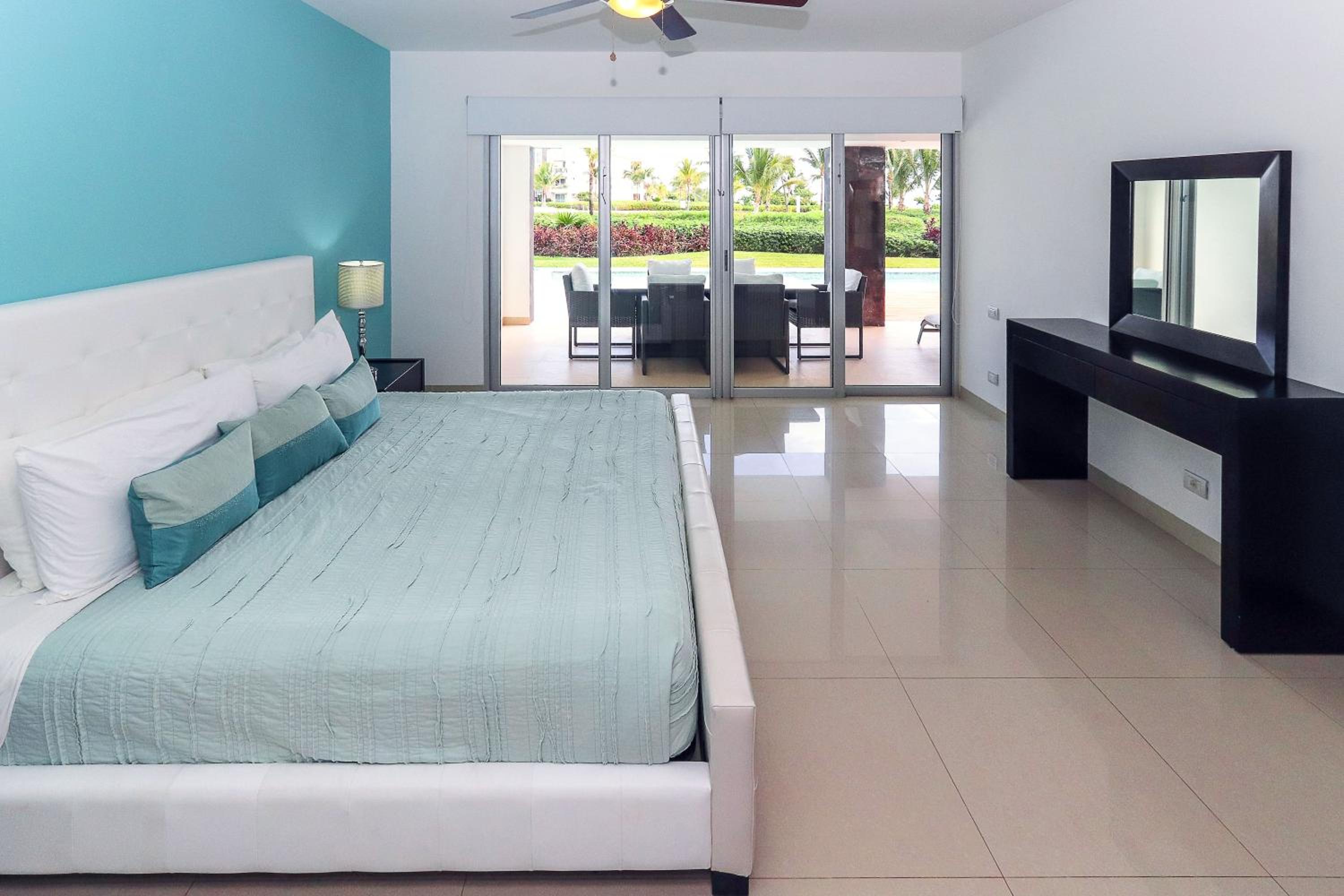 Mareazul 202S Oceanfront 2BR with Plunge Pool