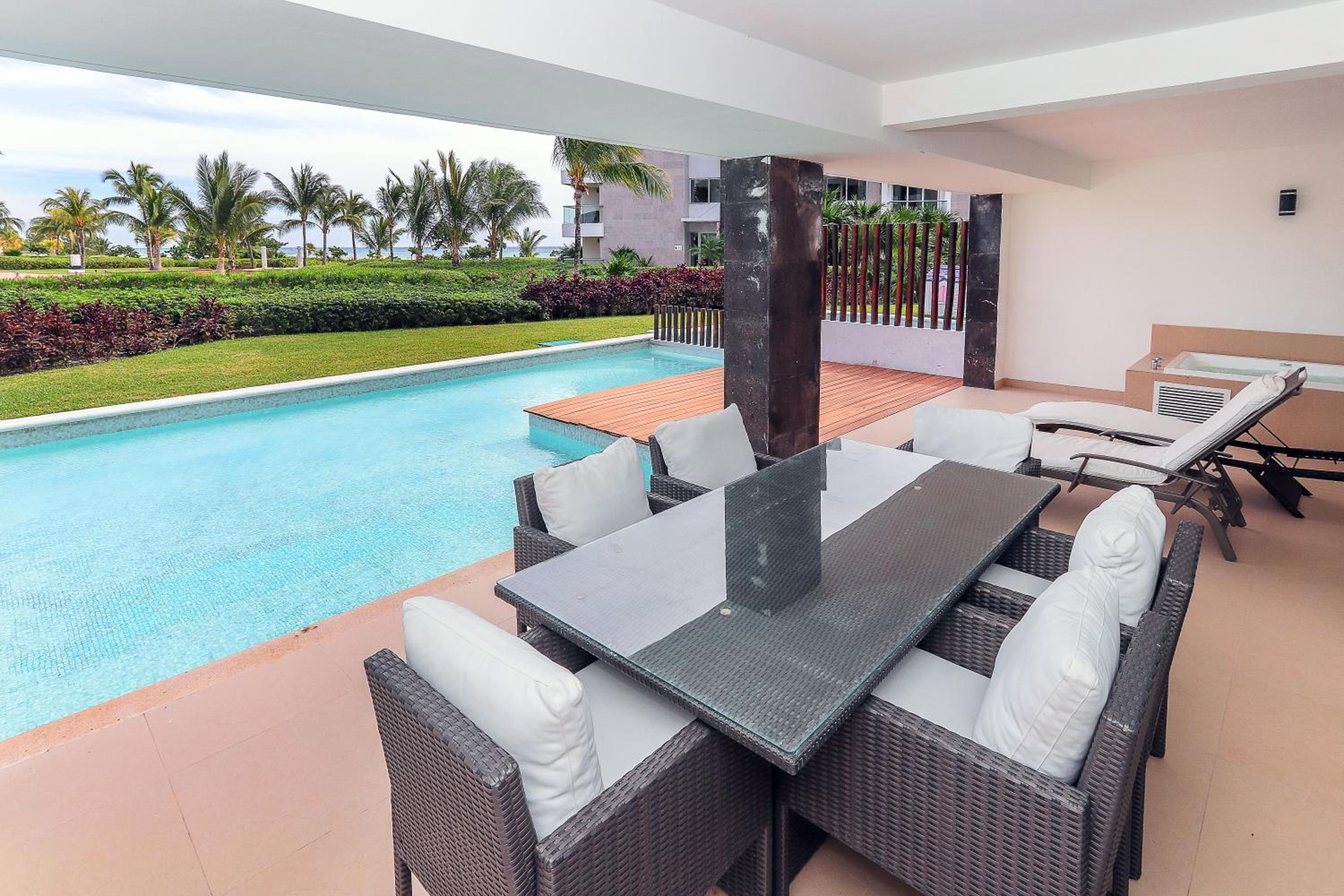 Mareazul 202S Oceanfront 2BR with Plunge Pool