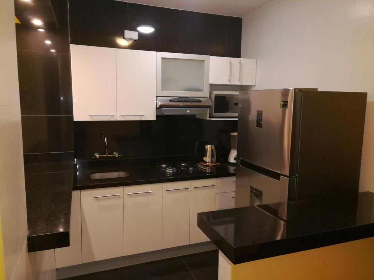 Apartamento Miraflores Boulevard Tarata view 3