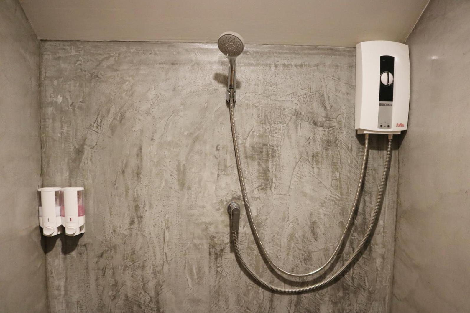 Lanta Hostel