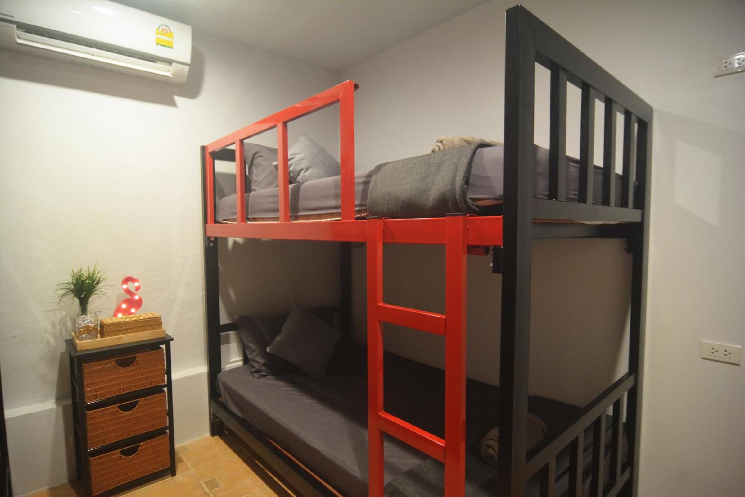 Lanta Hostel