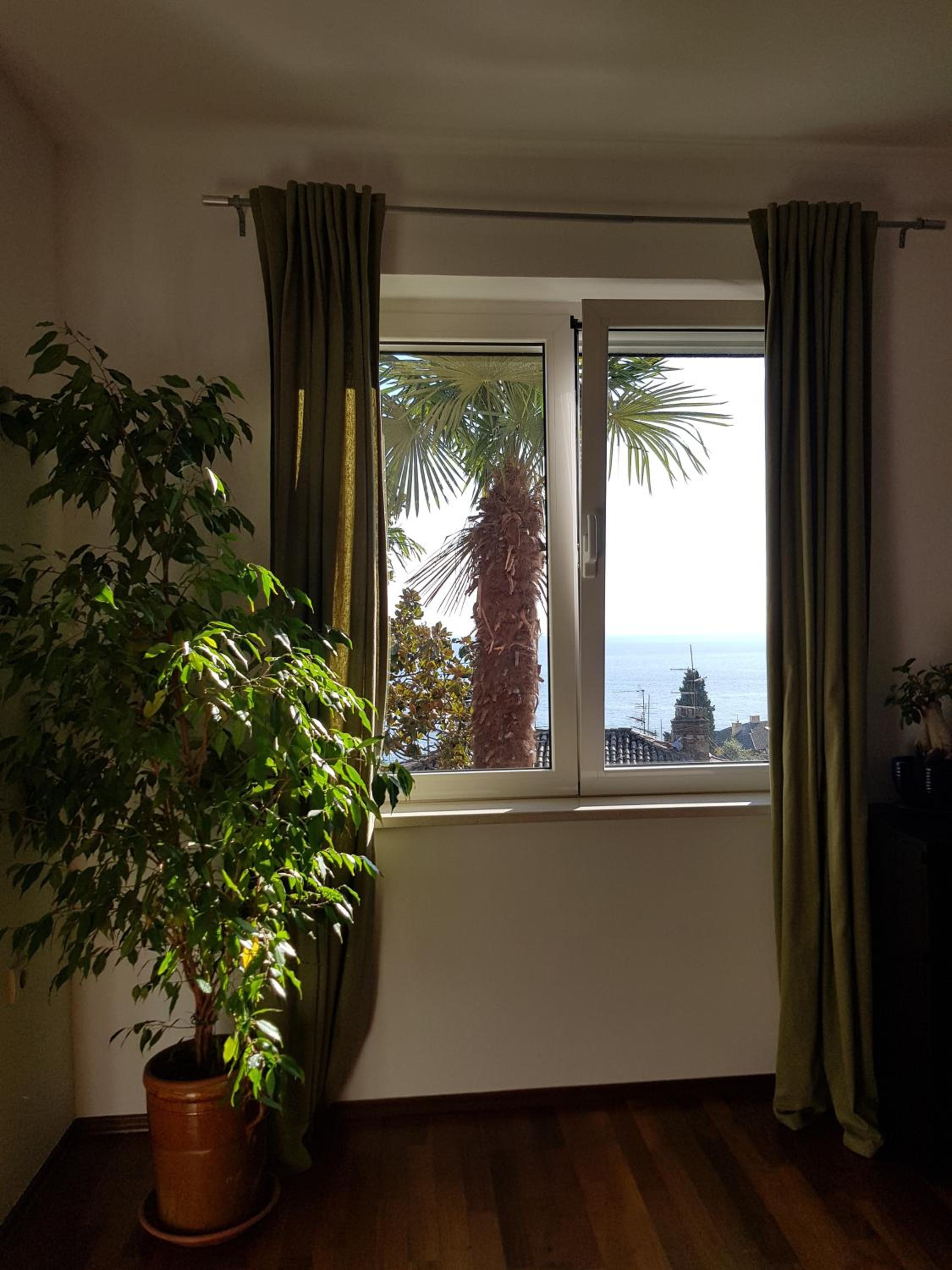 Sunny apartment 150 m from the sea view 5