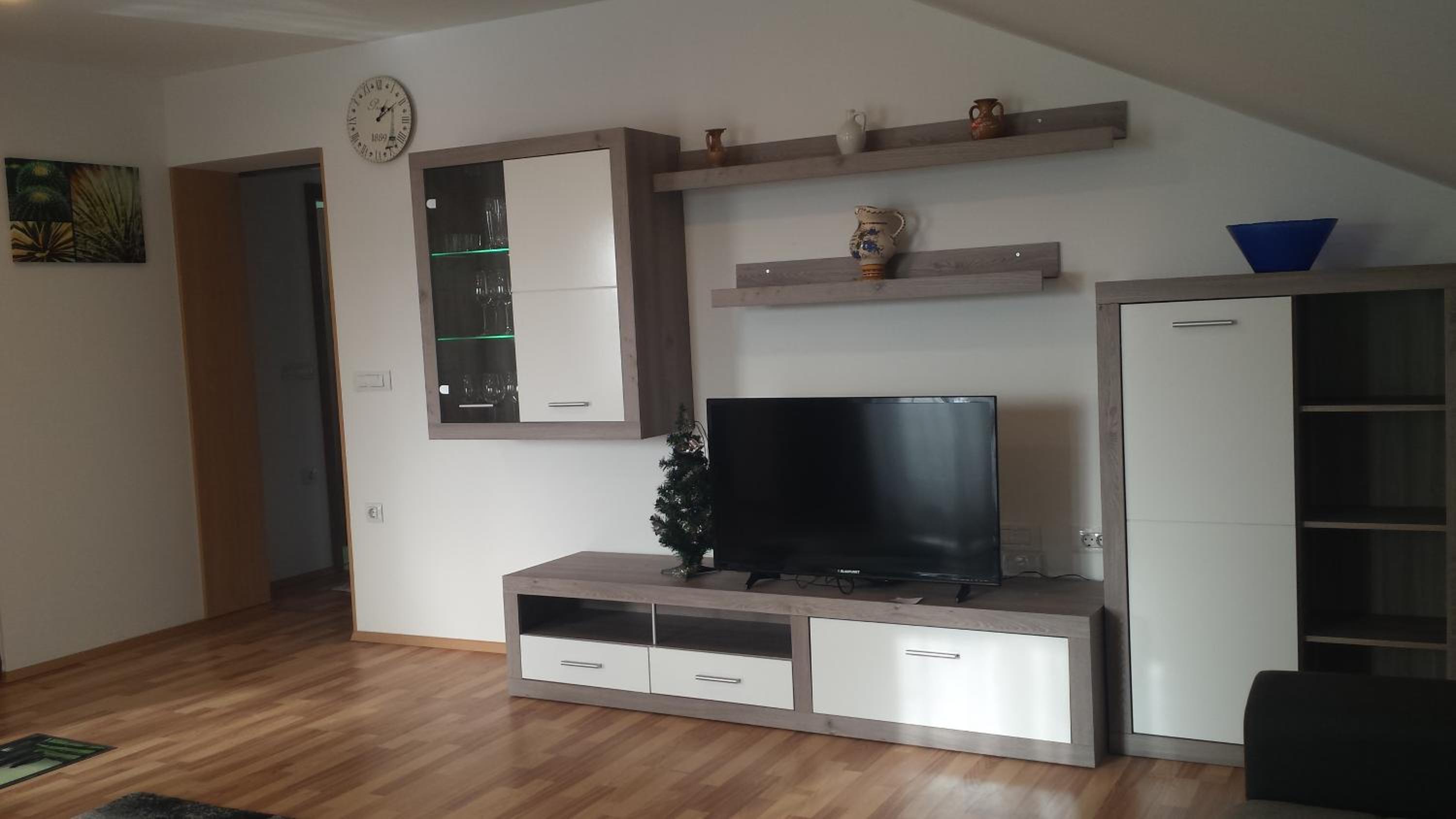 Apartma Rodica view 3
