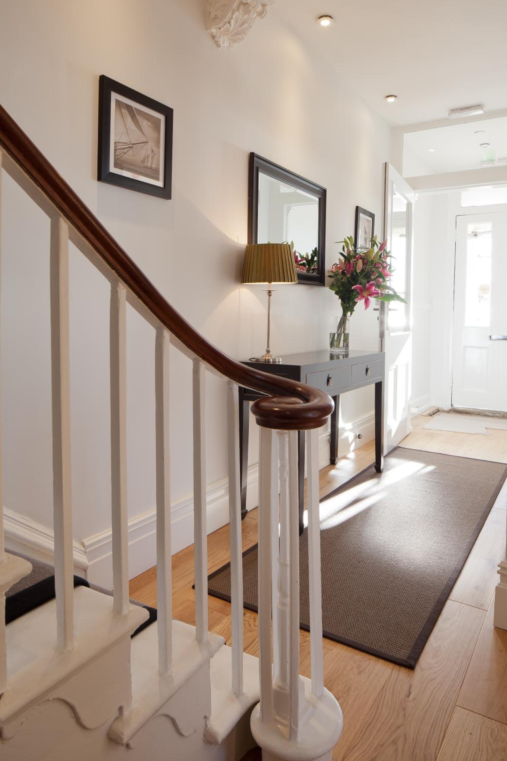 Hotel A Room With A View - Image 1