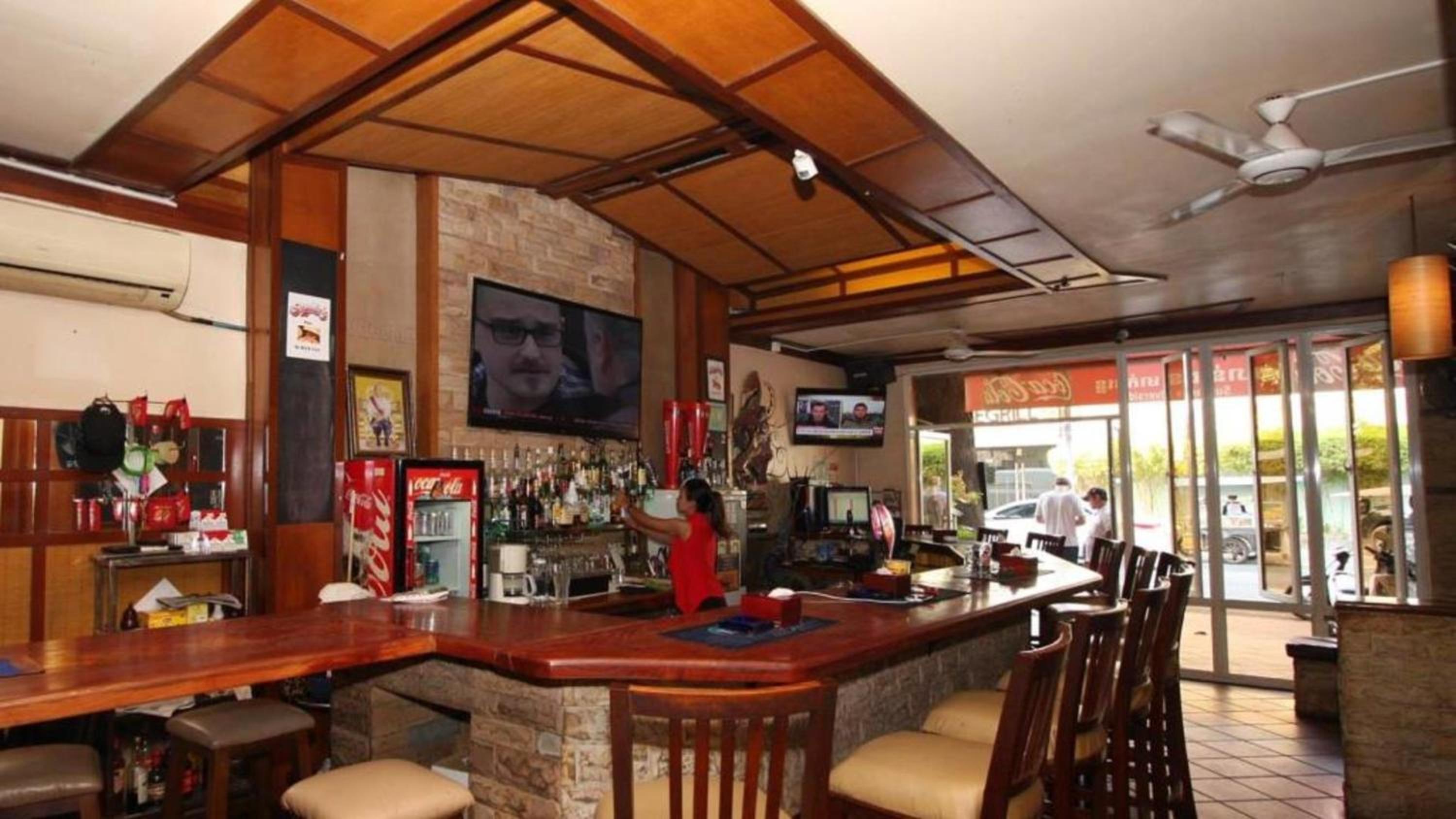 Bar Oz Riverside Guesthouse