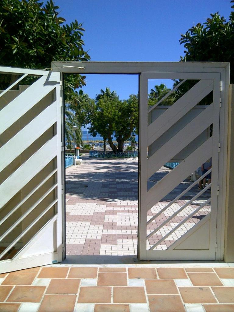 Chill & Pool Apartment Torremolinos view 2