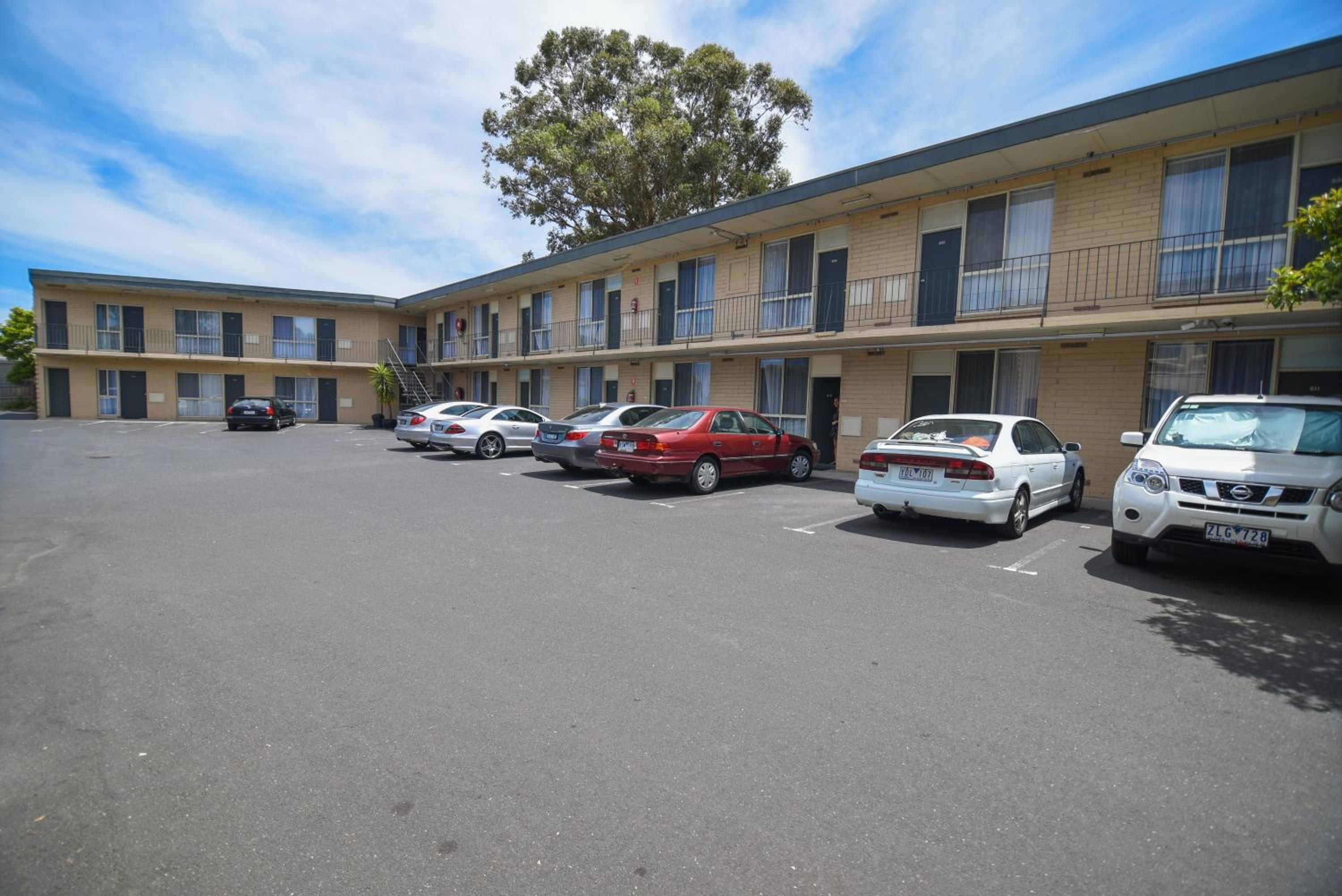 Dandenong Motel view 3