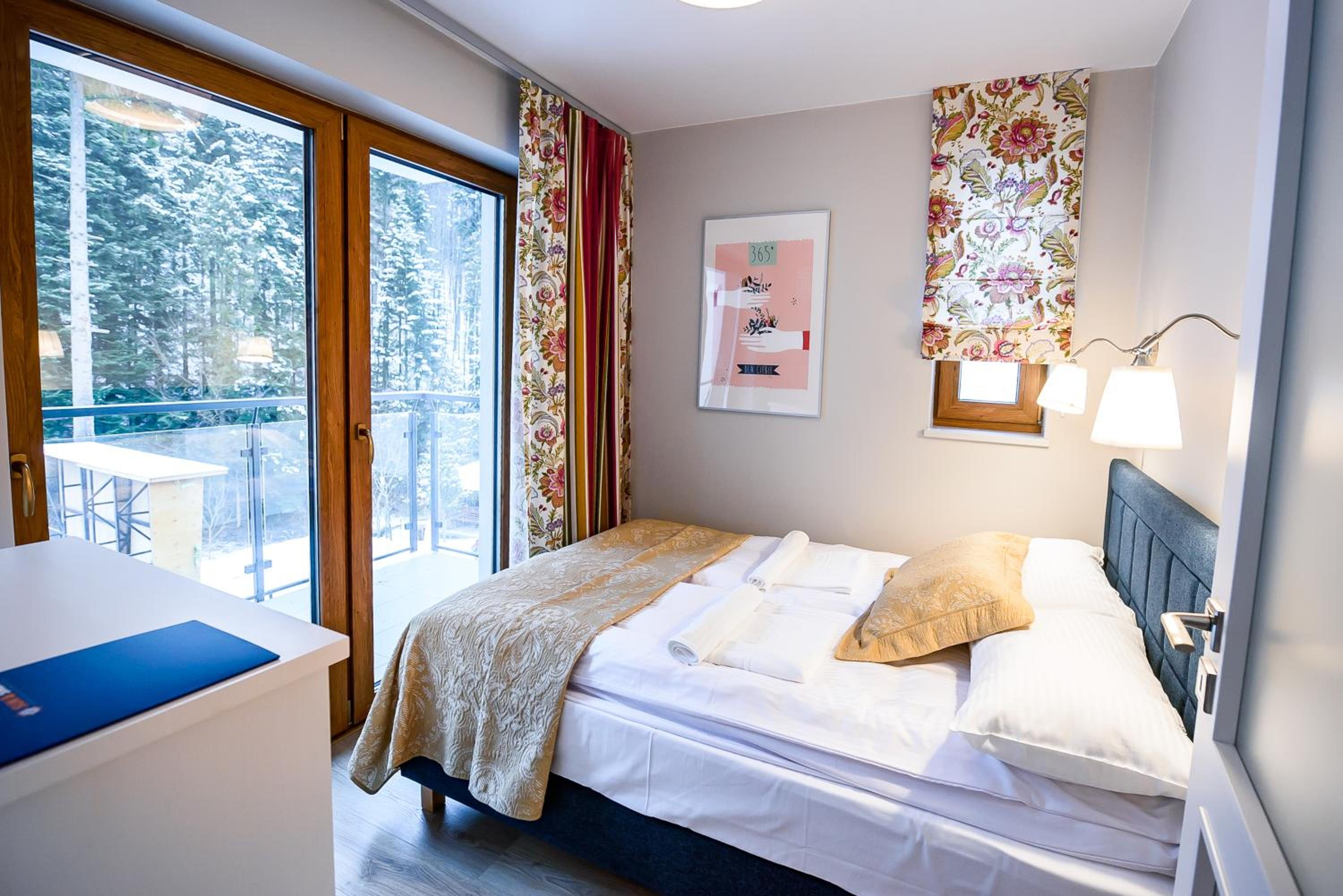 Bukowa Dolina, Sun & Snow view 4