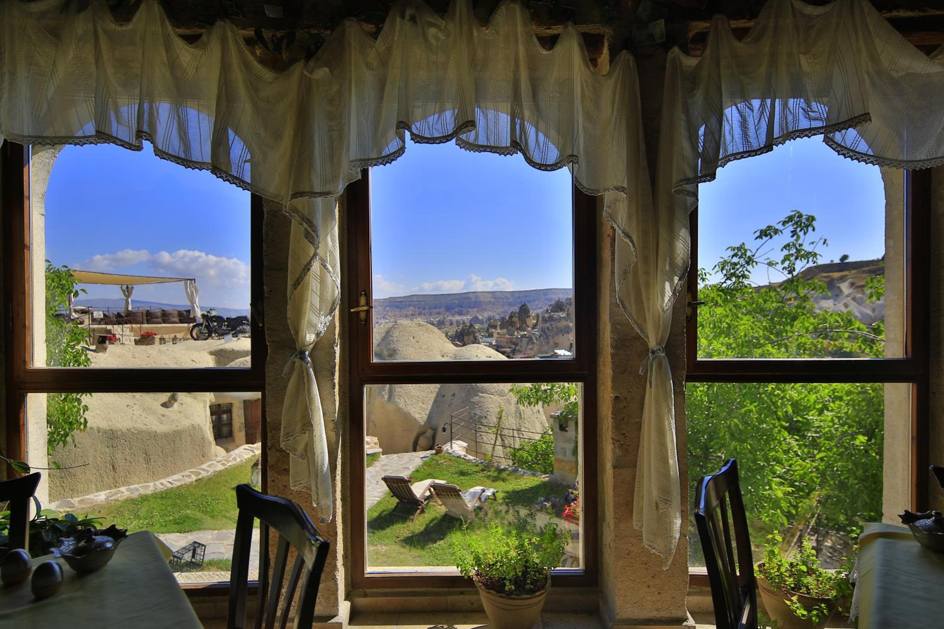 Traveller's Cave Hotel - Image 30