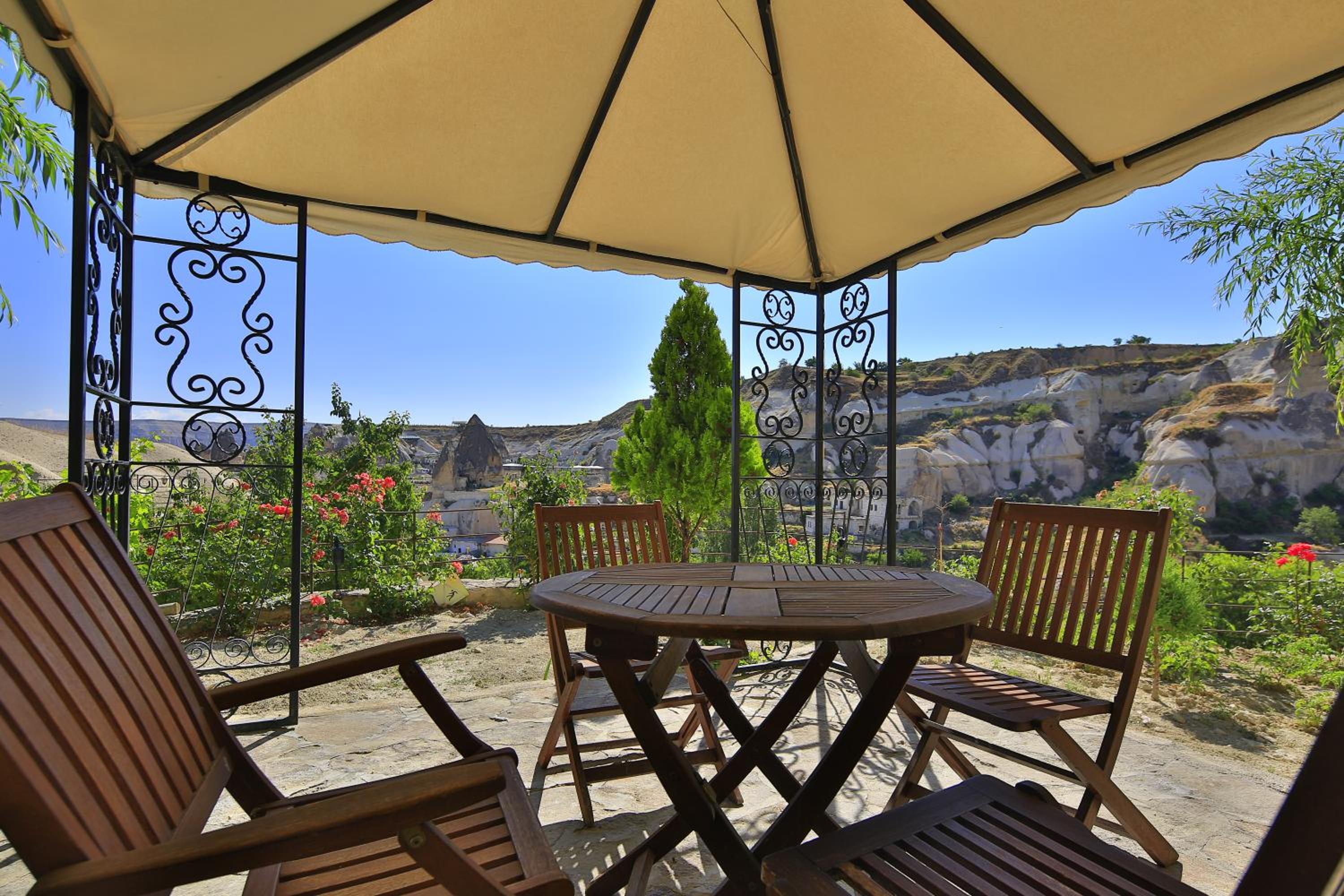 Traveller's Cave Hotel - Image 31