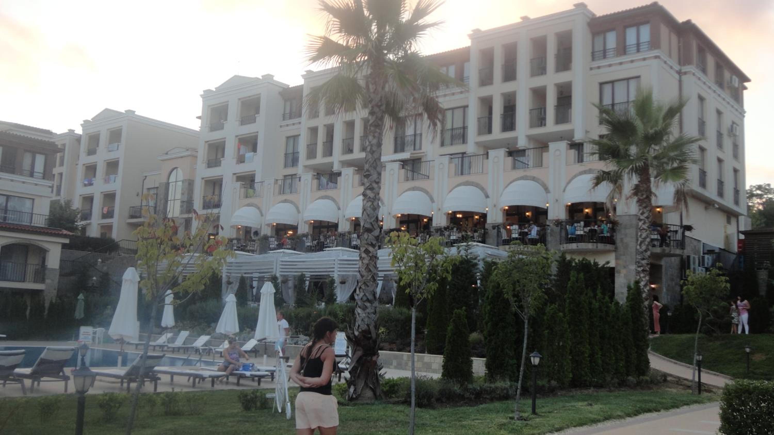 Apartment in Green Beach Resort Kavatsi