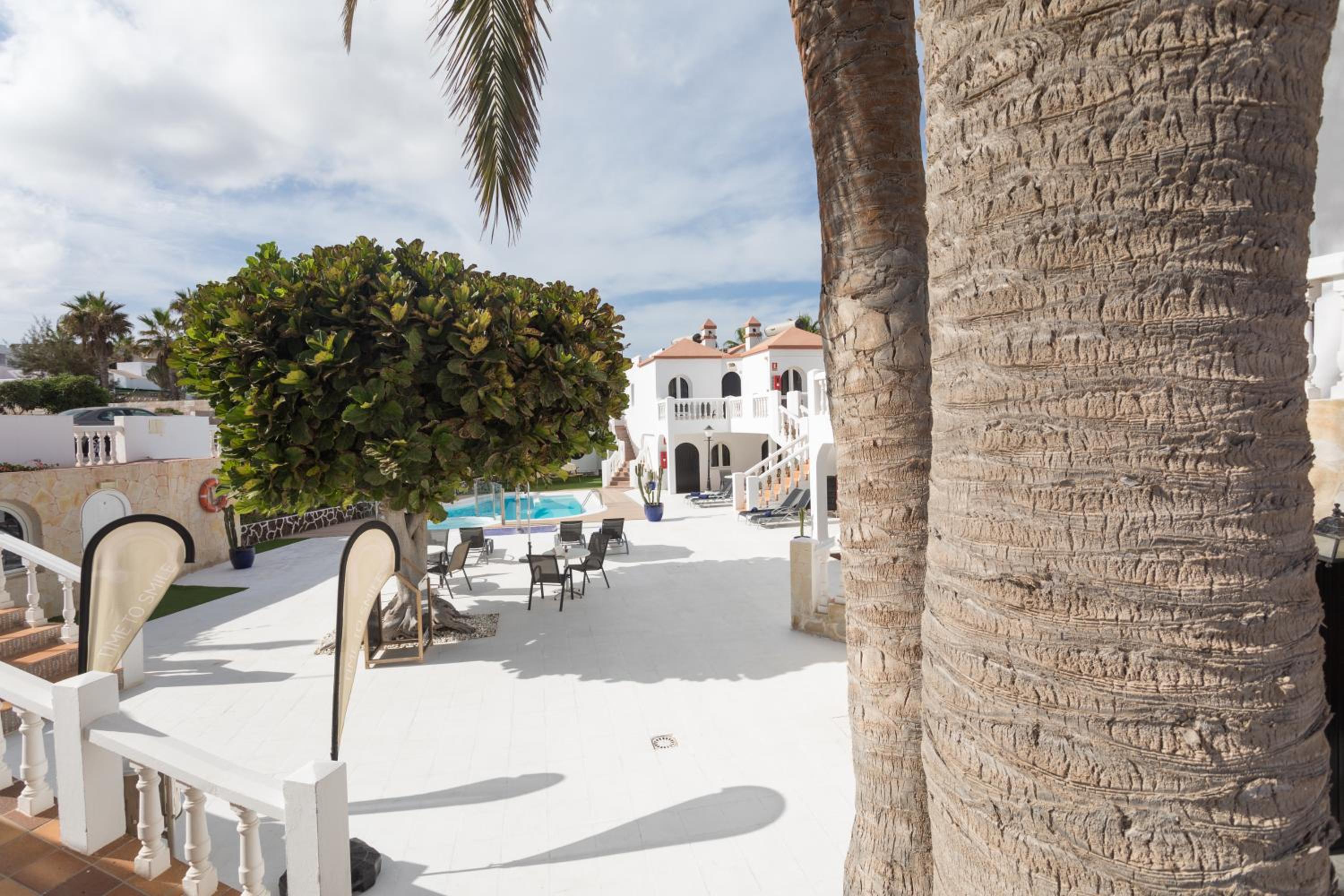 Apartamentos LIVVO Galera Beach
