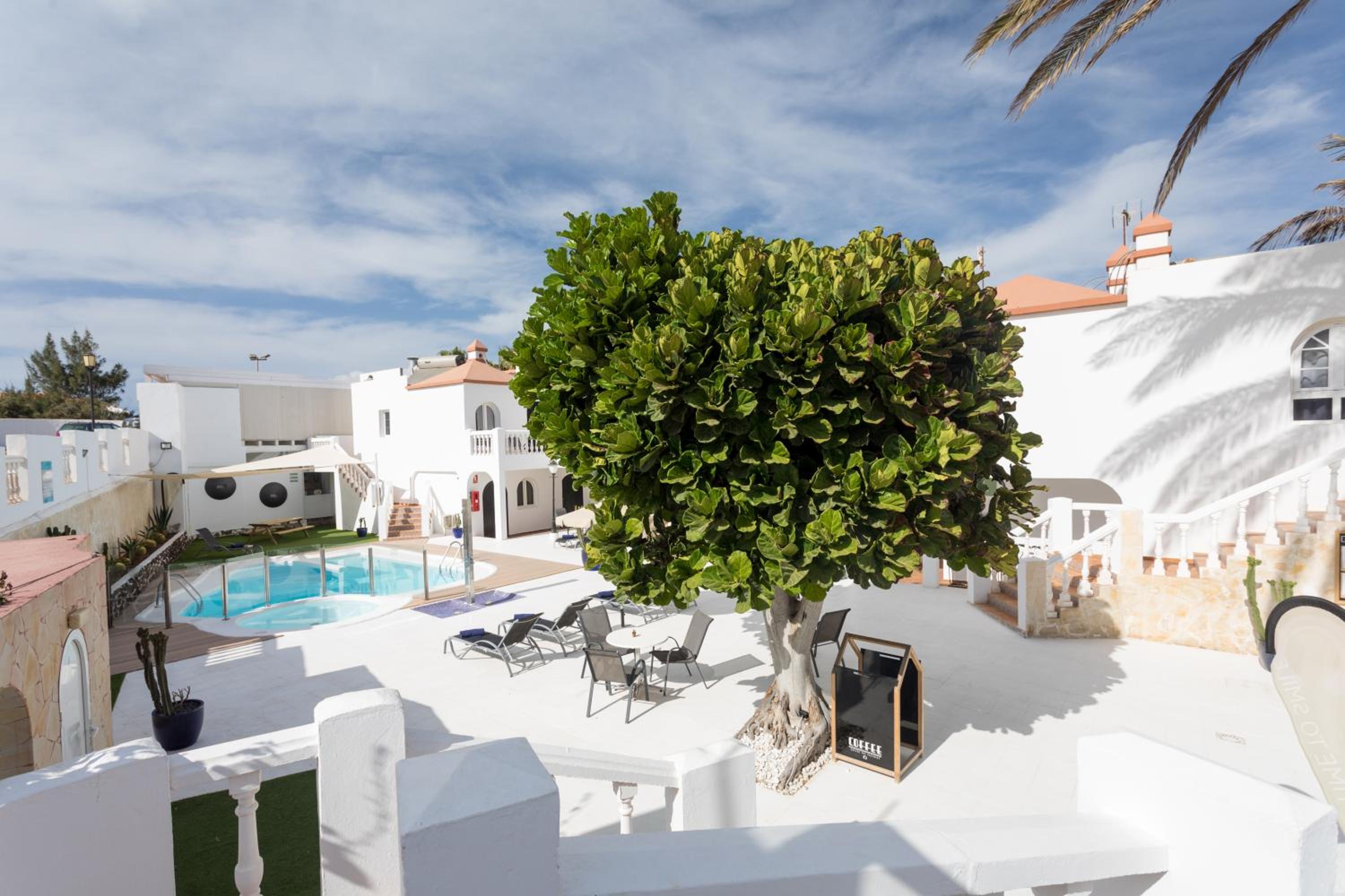 Apartamentos LIVVO Galera Beach