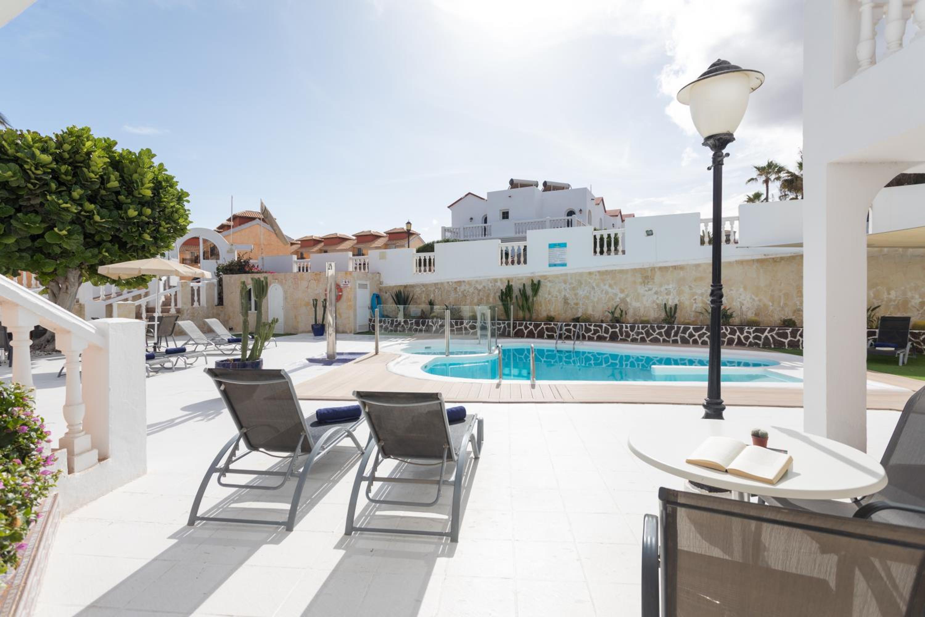 Apartamentos LIVVO Galera Beach
