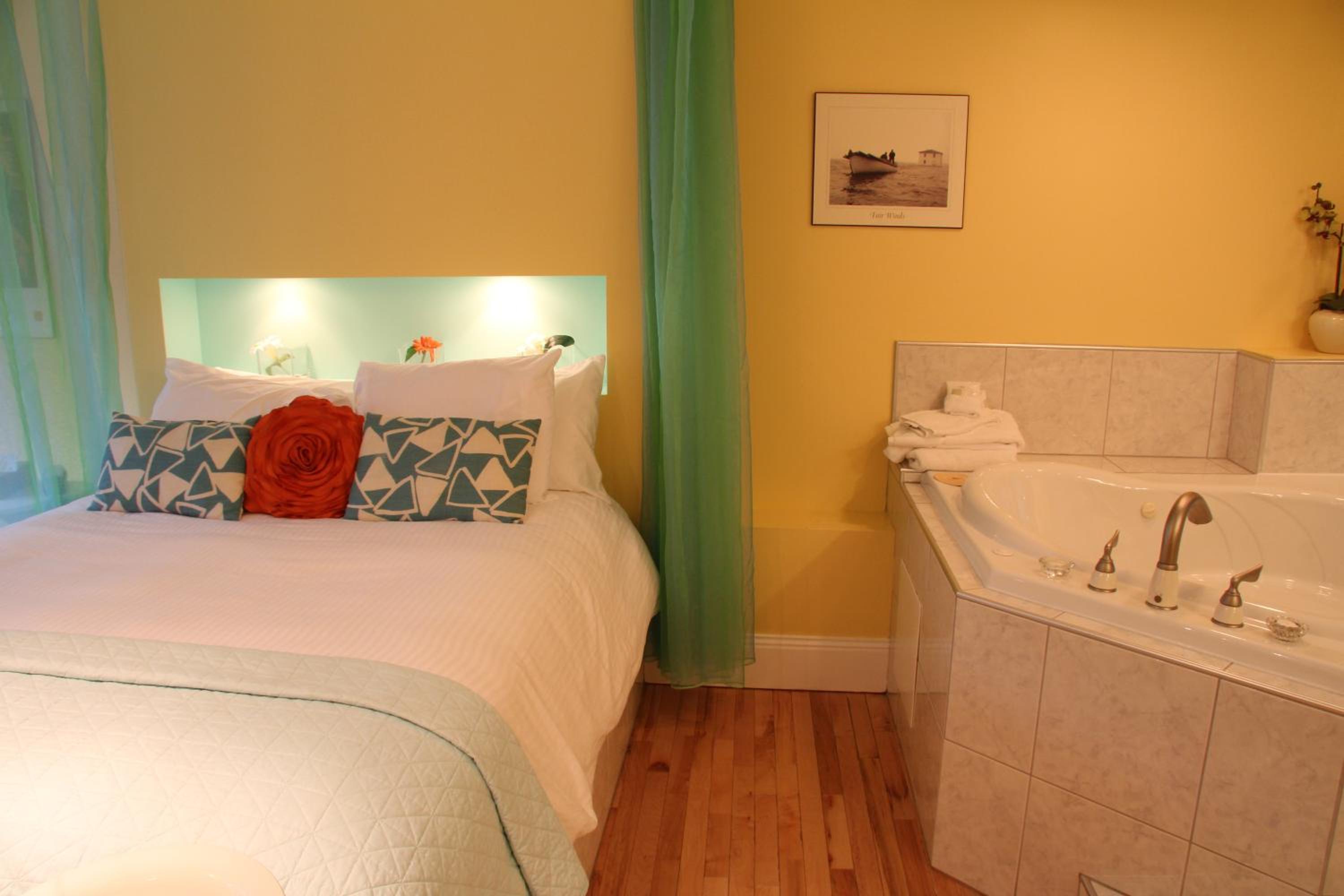 Leaside Manor