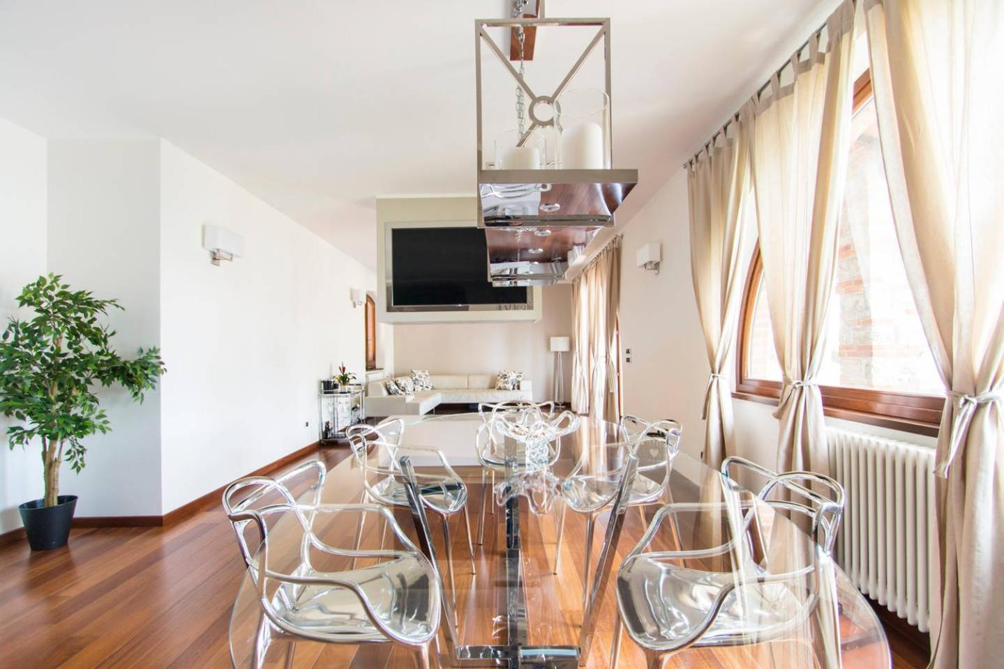 Luxury Tuscan House view 3