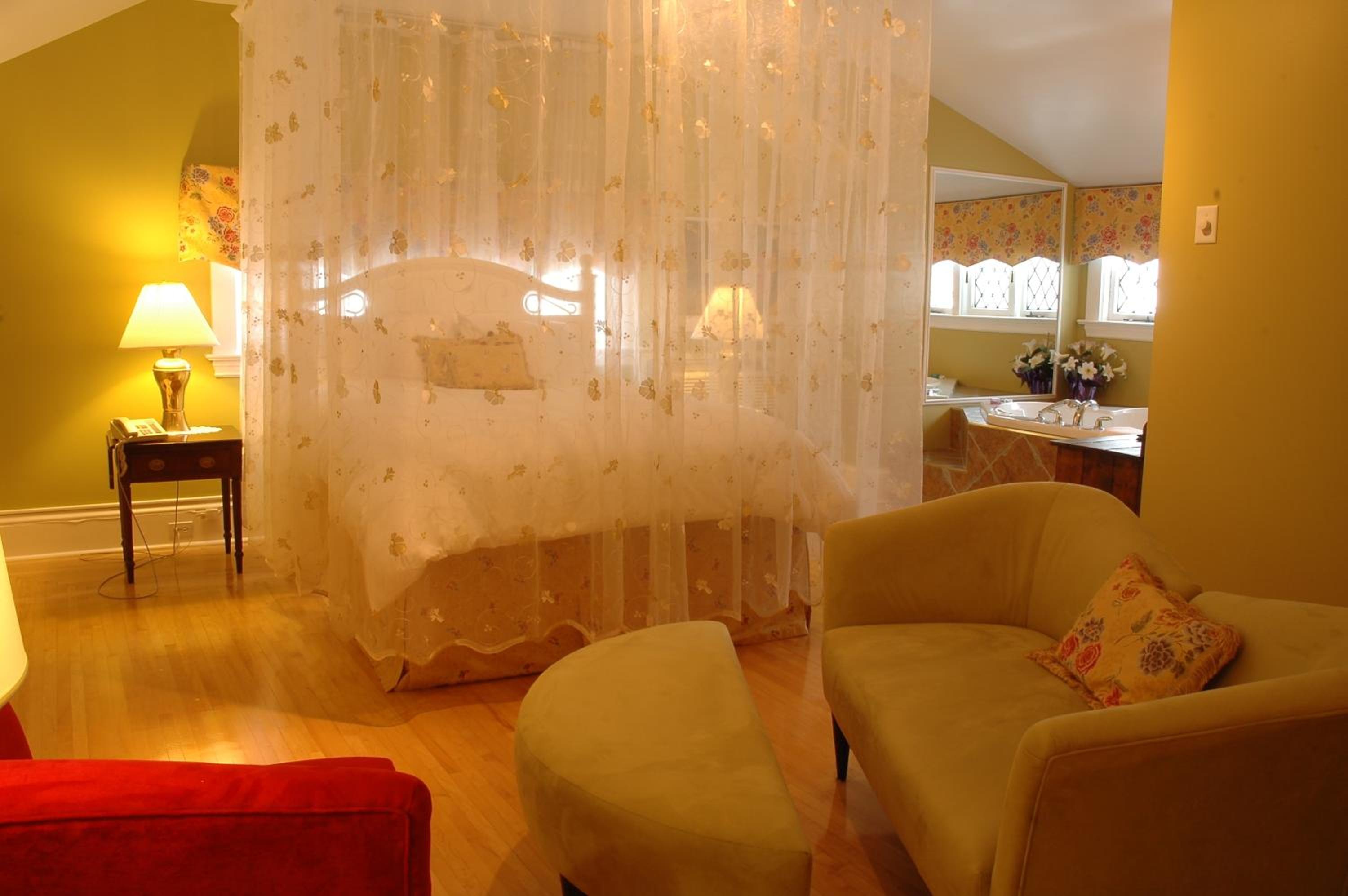 Leaside Manor