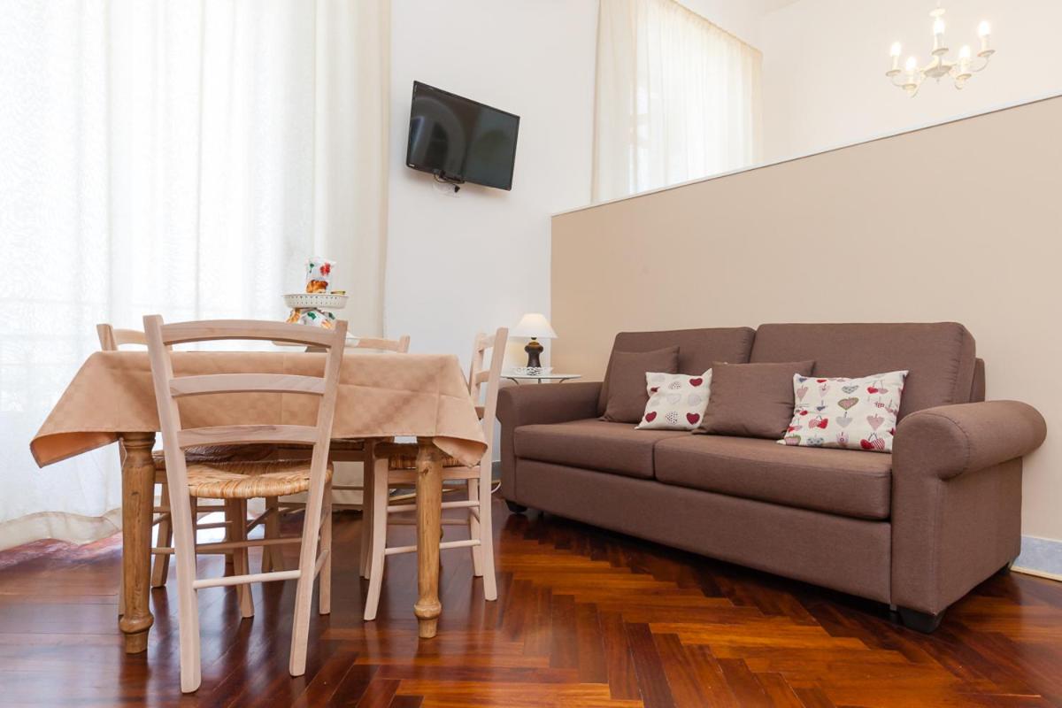 METRO GARIBALDI - Loft con Wifi e 4 posti letto presso la Stazione Centrale di Napoli