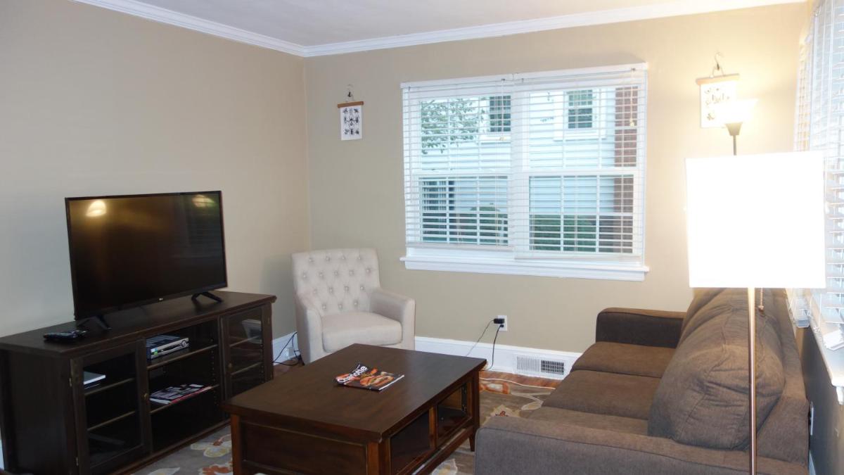 Charlotte Vacations - The Right Side Duplex - Property Image 1