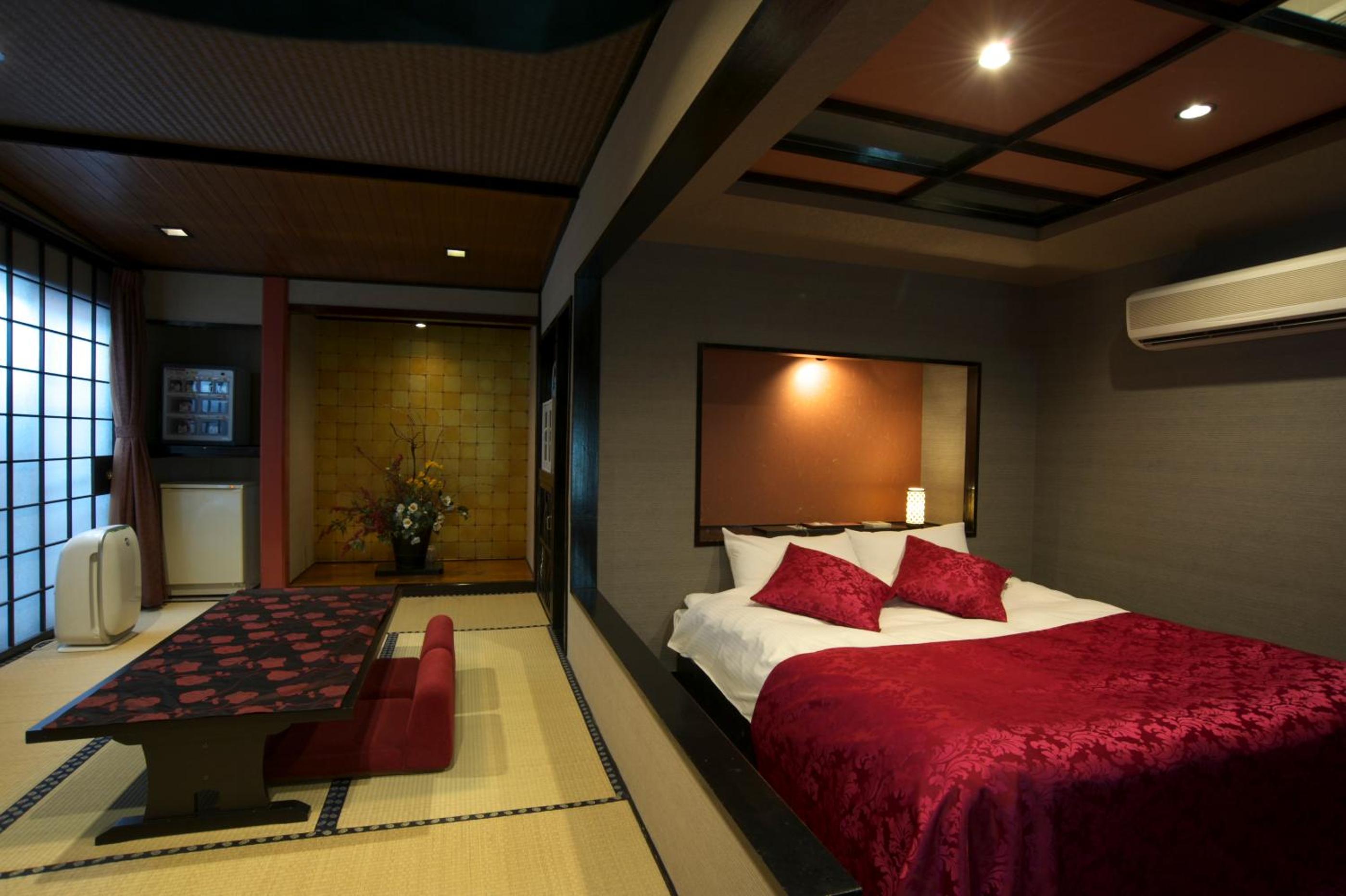 Hotel Coco-Palm (Love Hotel) view 3