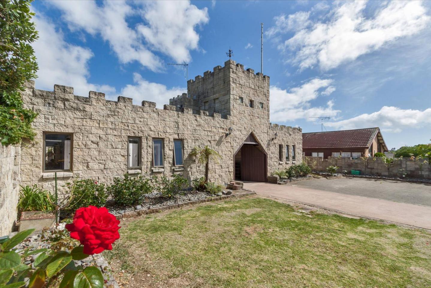 Unique Castle in Auckland view 2