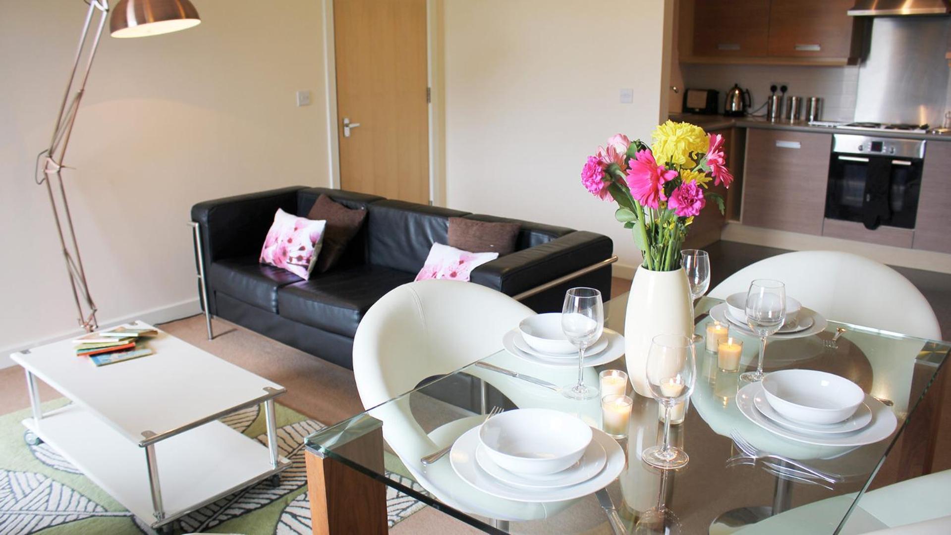 Signet Apartments - The Triangle view 4