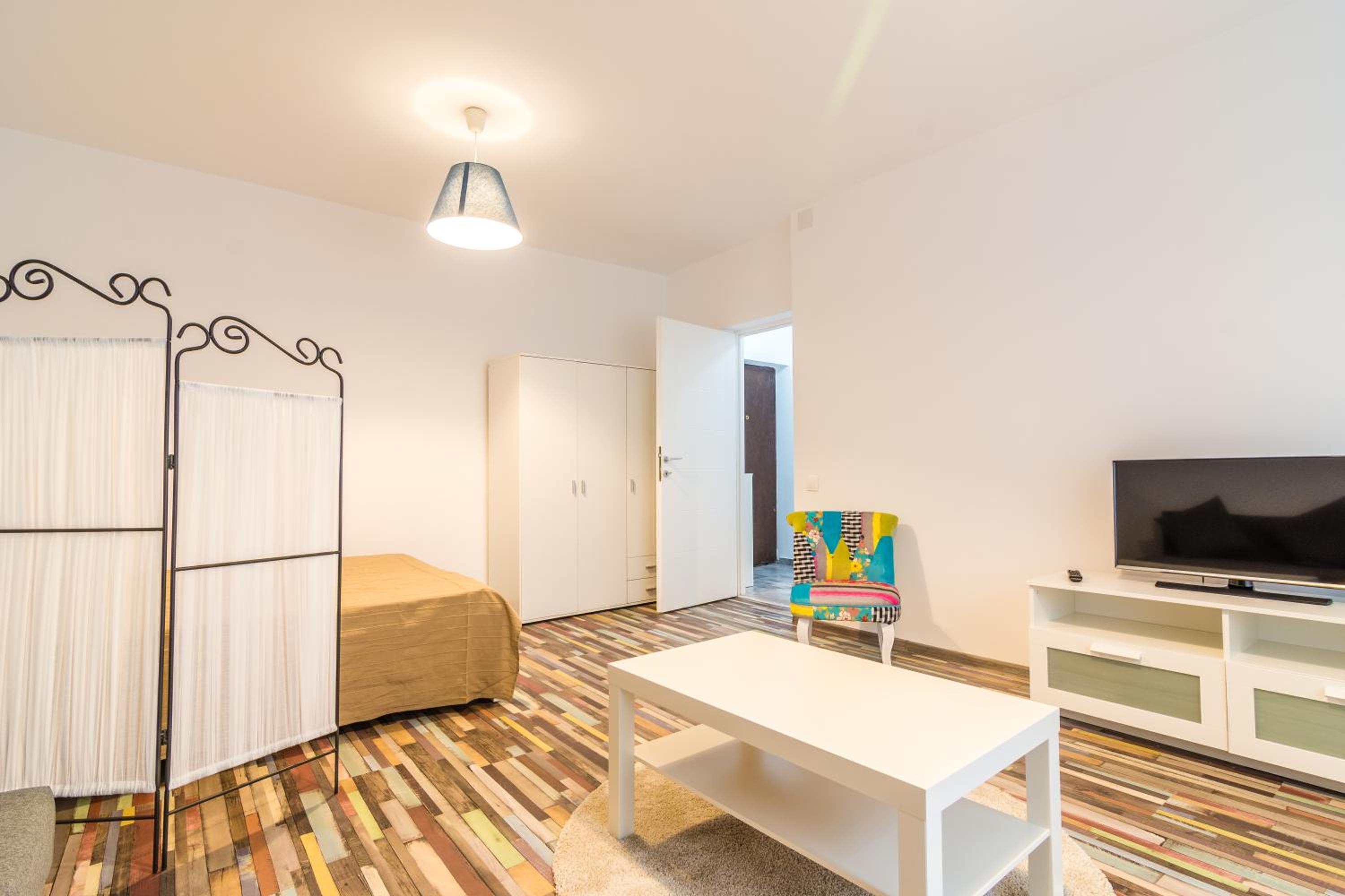 Urban Retreat Near Metro & Mega Mall view 3